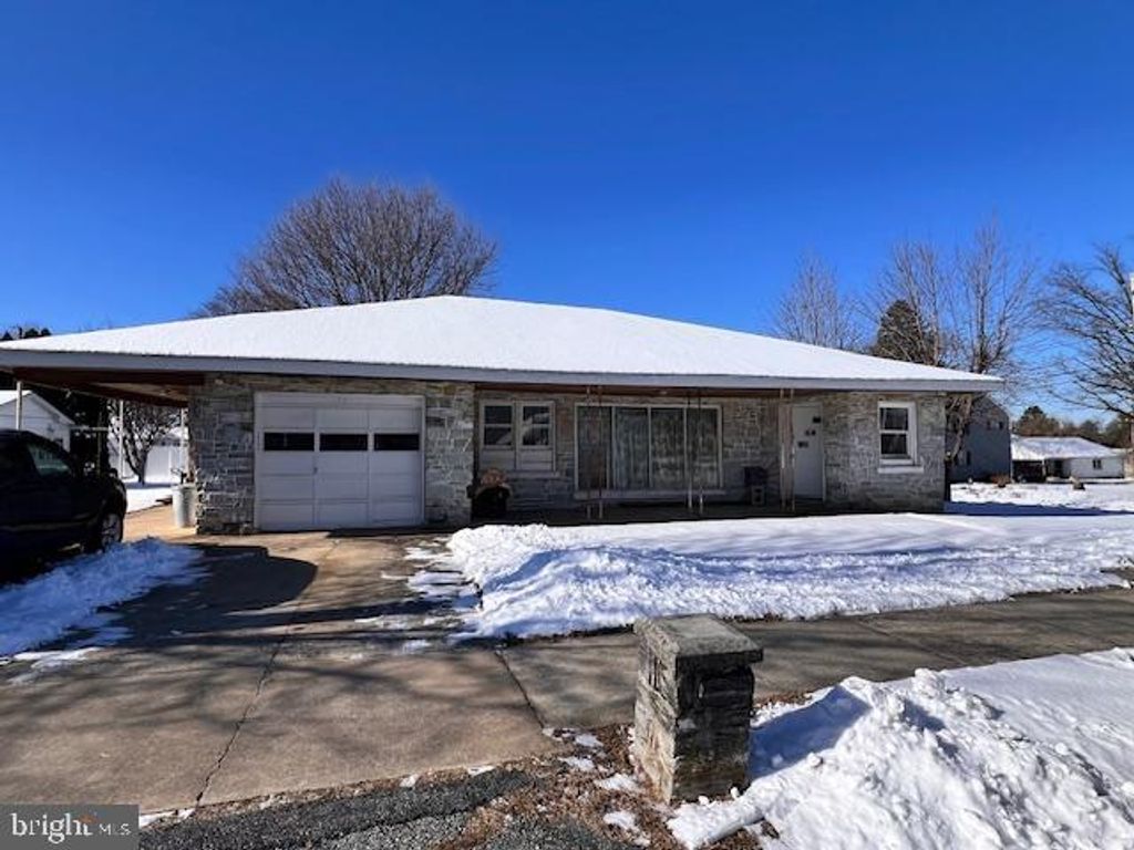 Photo of 125 N Roosevelt Ave, HERSHEY, PA 17033 (MLS # PADA2056334)