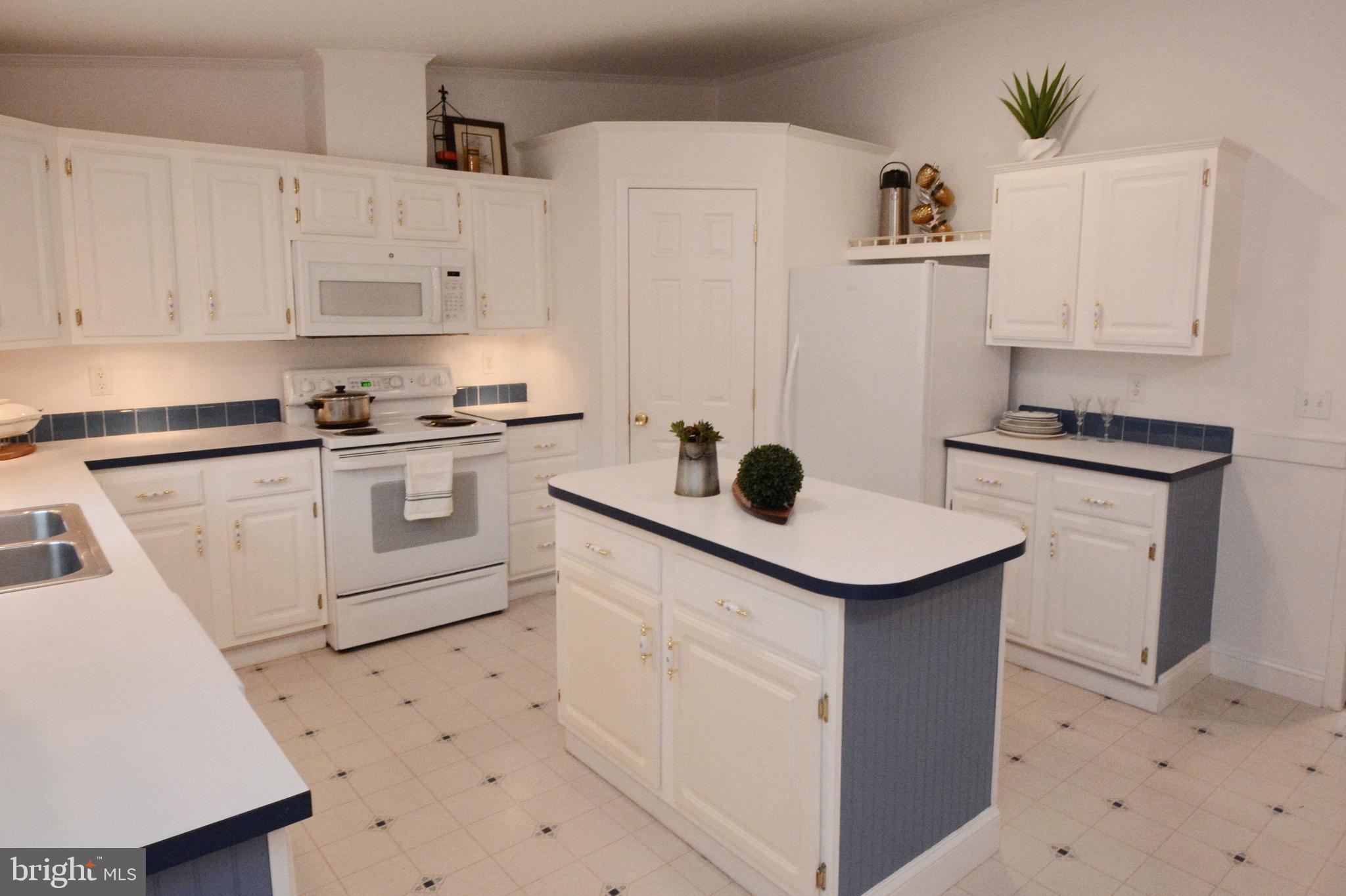 QUIET ACRES - Residential