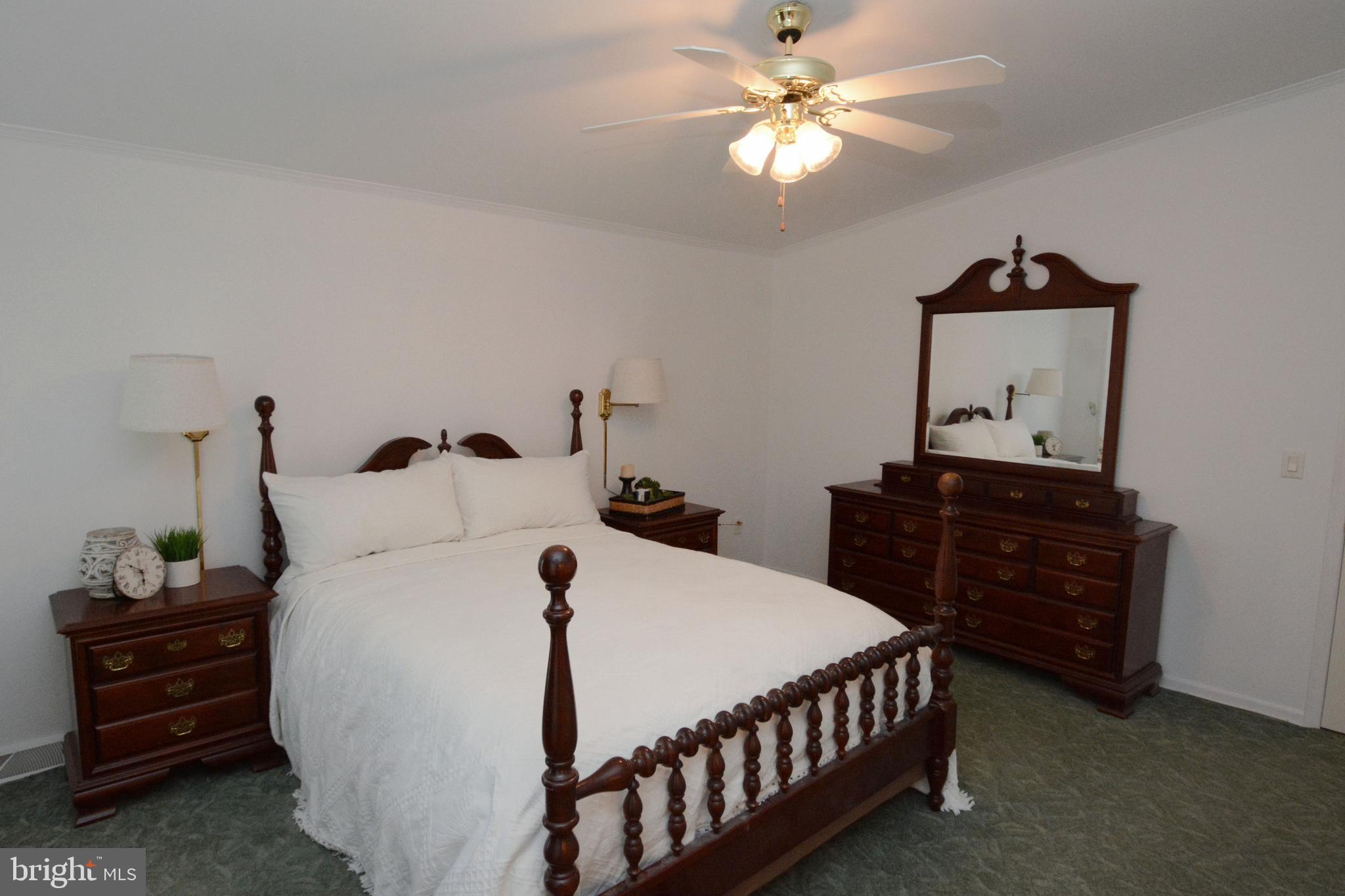 QUIET ACRES - Residential