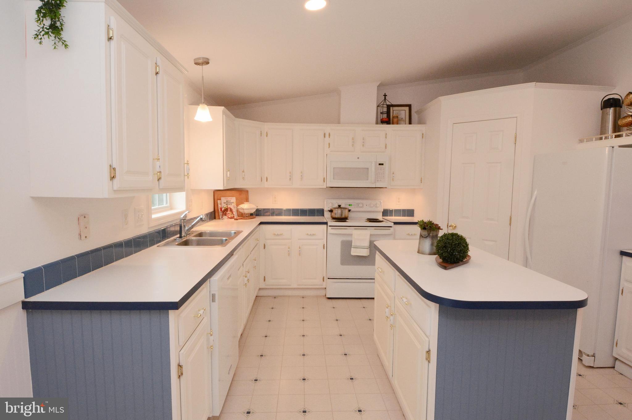 QUIET ACRES - Residential