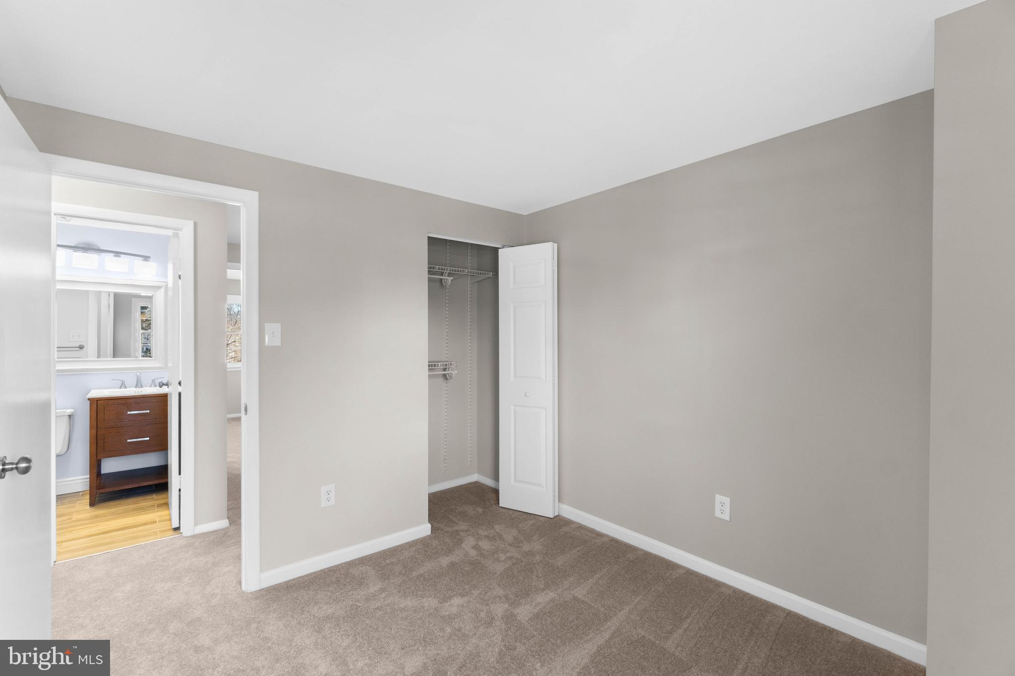 CROFTON SQUARE - Residential