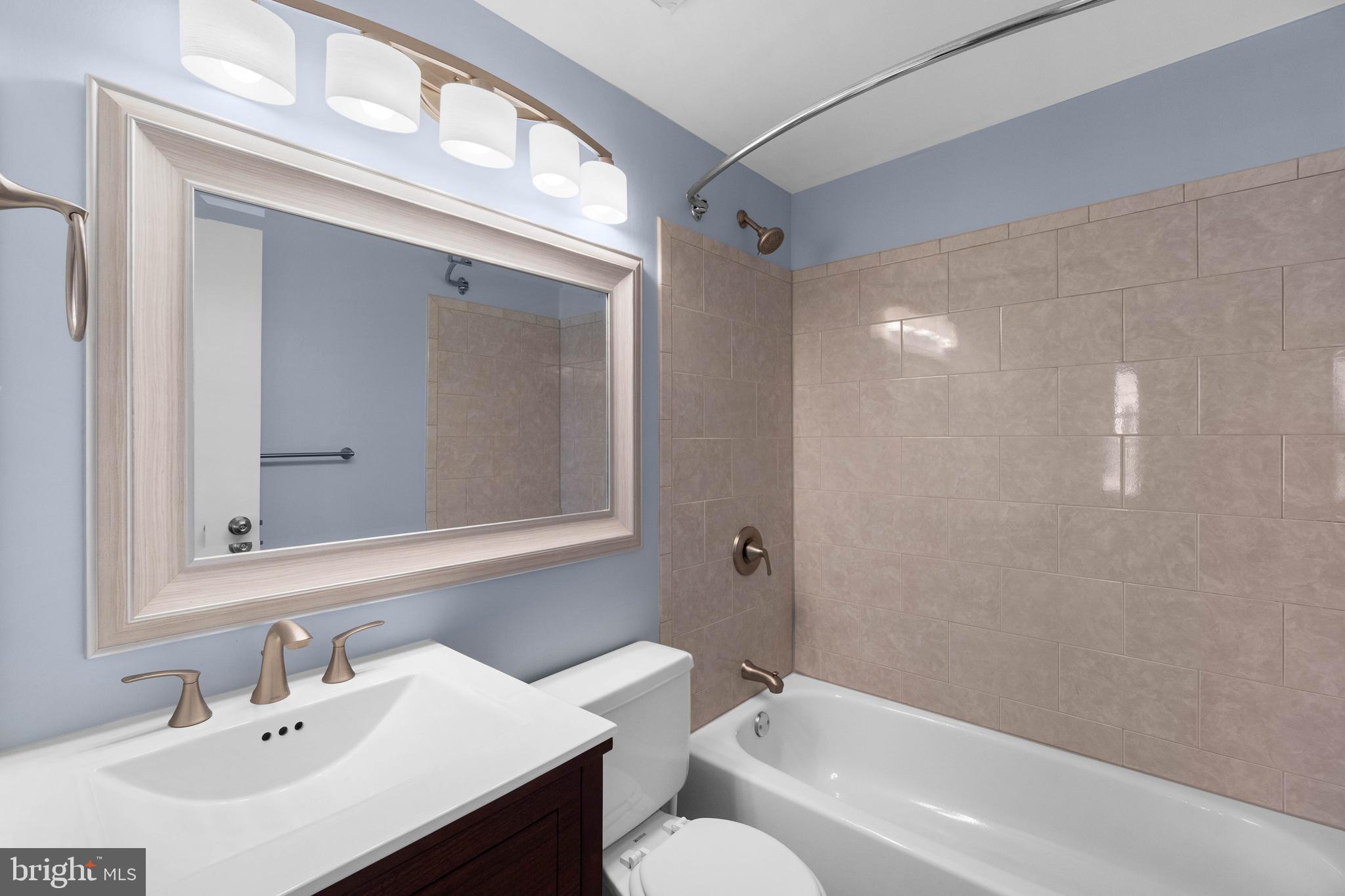 CROFTON SQUARE - Residential