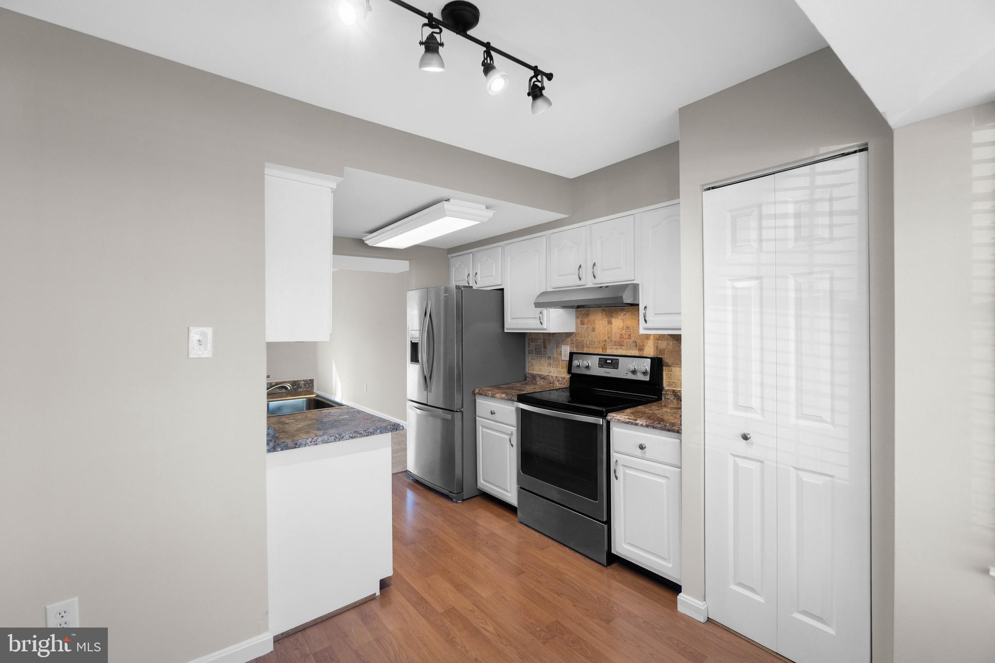 CROFTON SQUARE - Residential