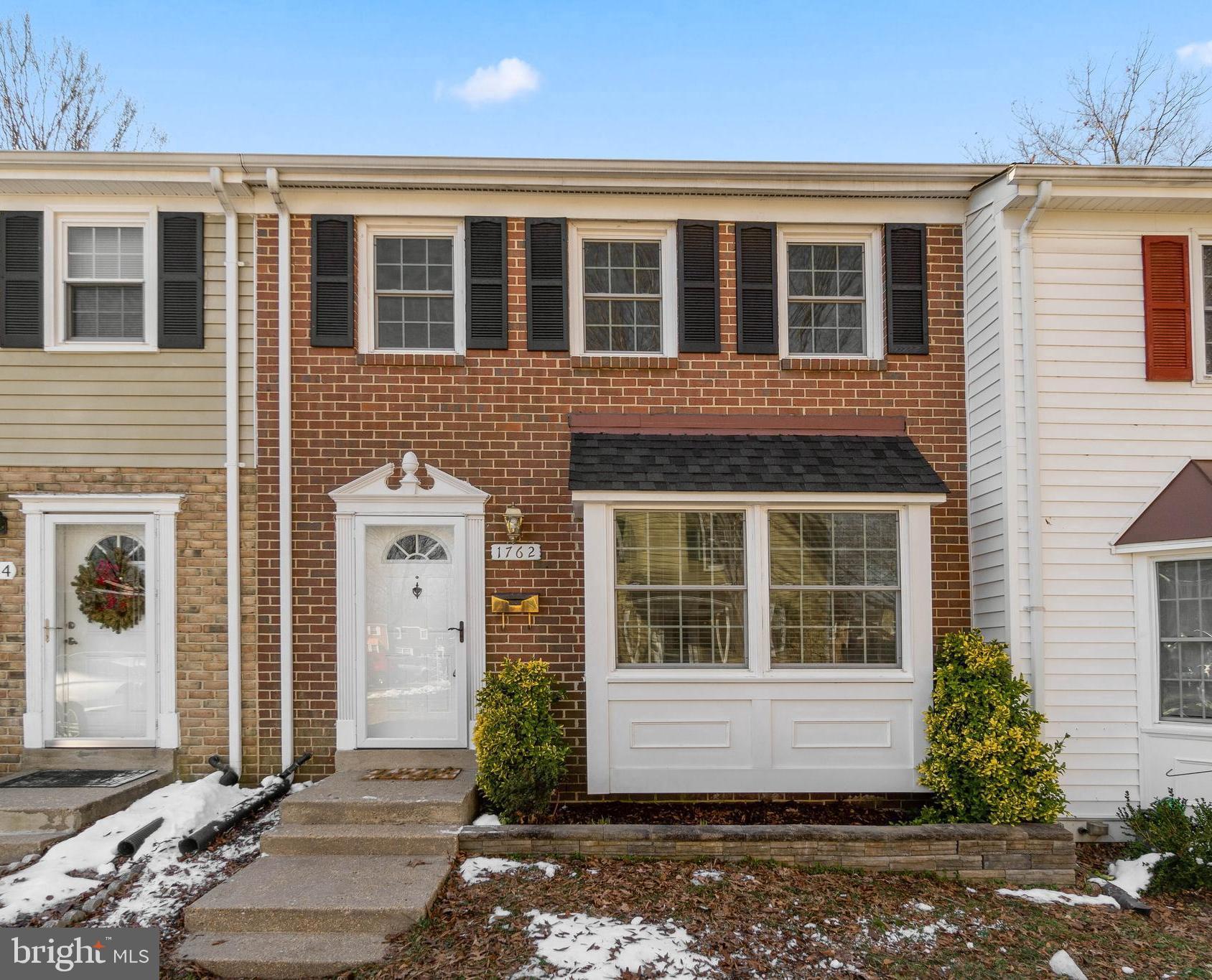 CROFTON SQUARE - Residential