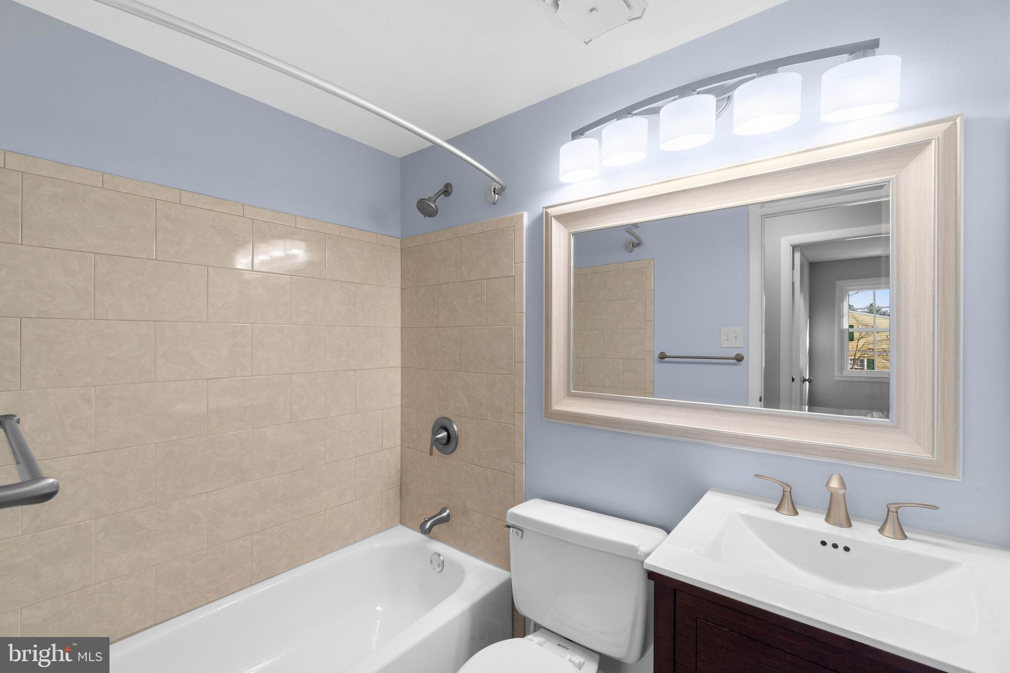 CROFTON SQUARE - Residential