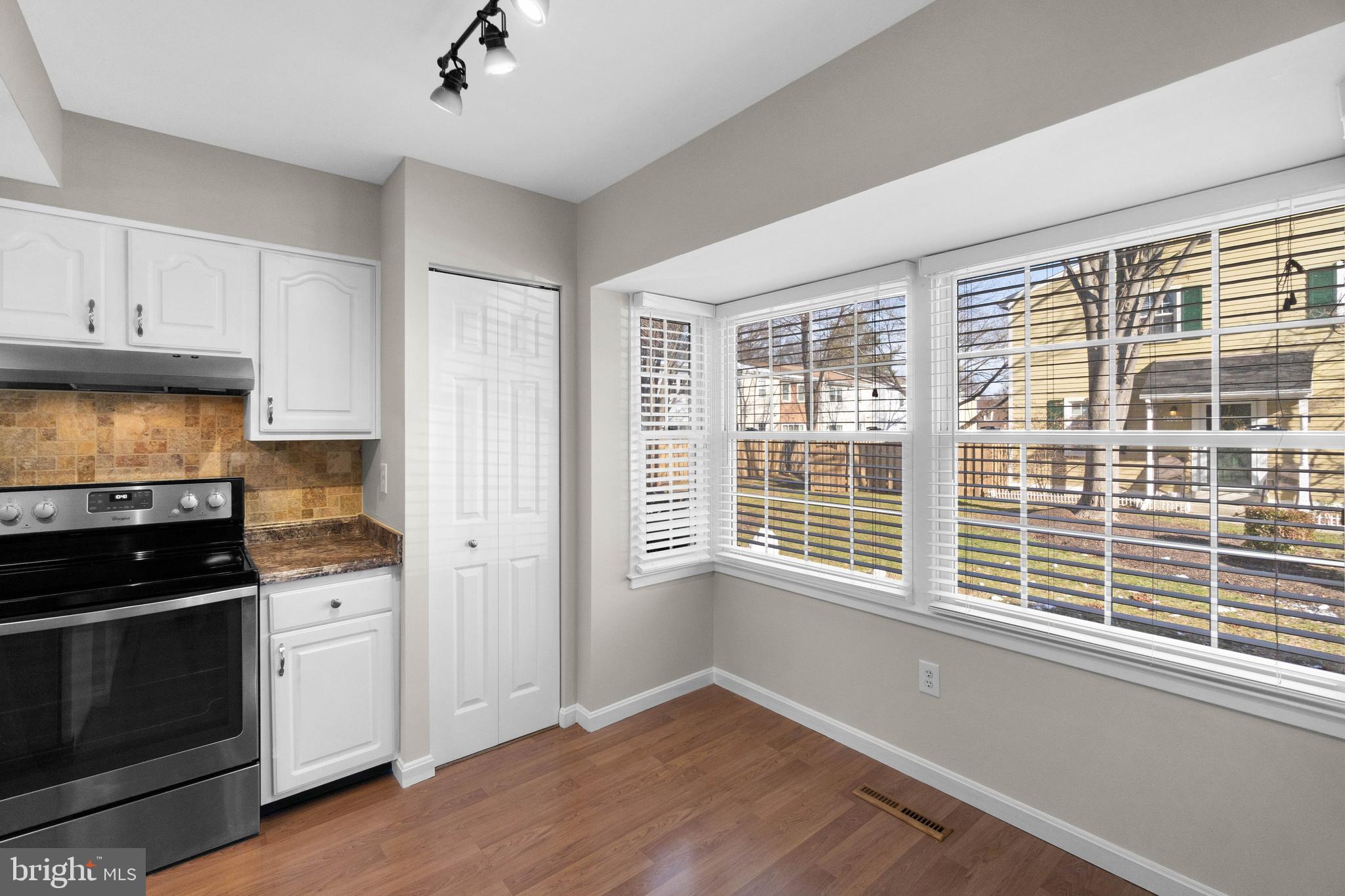 CROFTON SQUARE - Residential