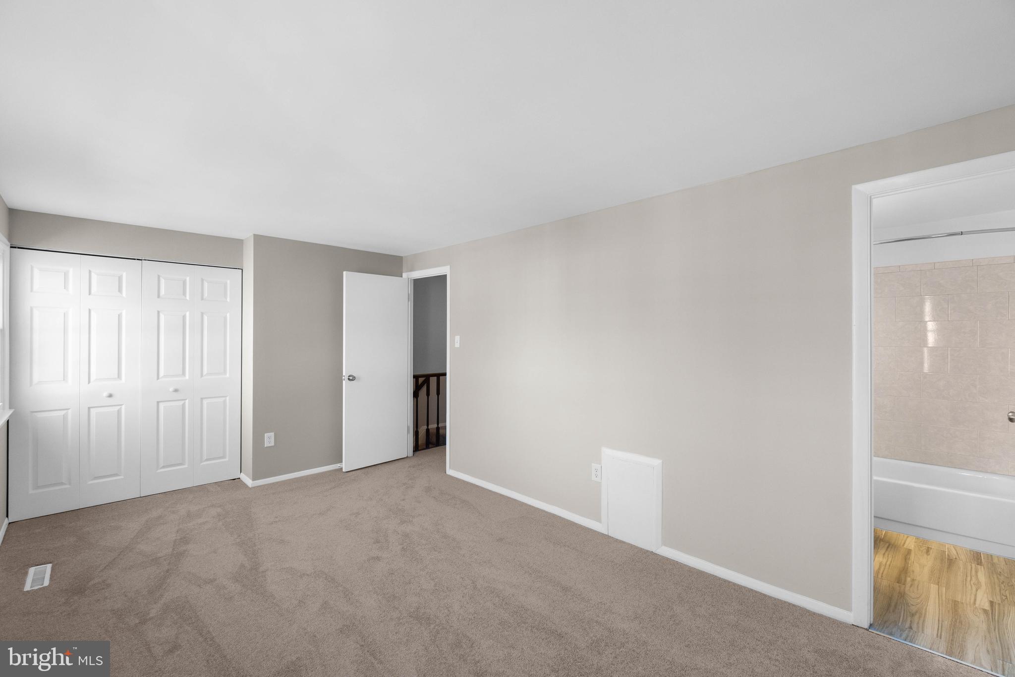 CROFTON SQUARE - Residential