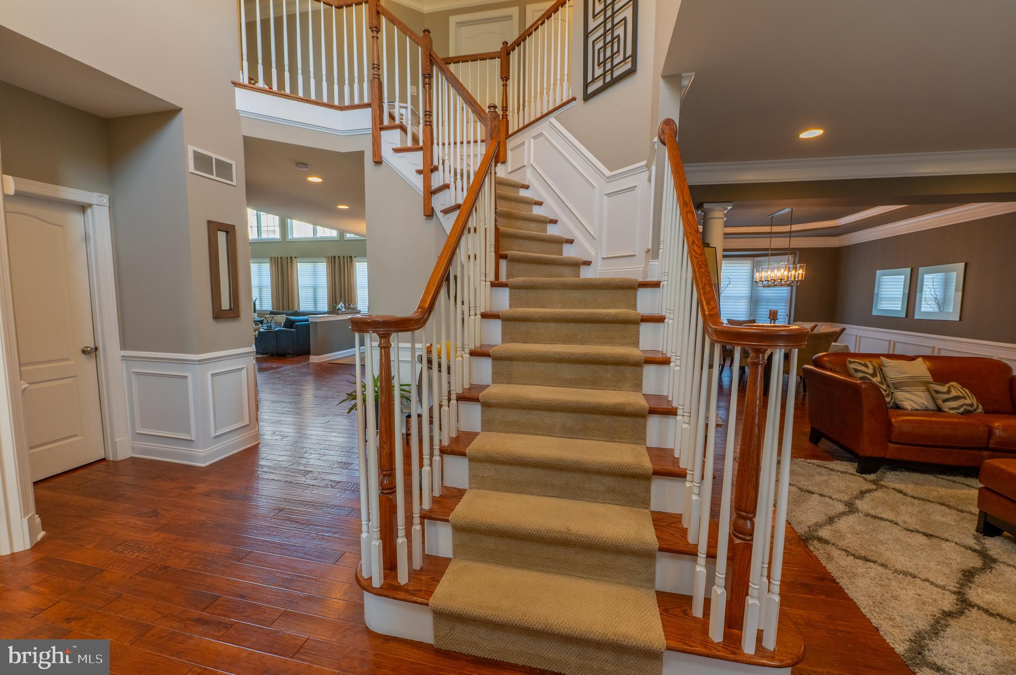 1674 RED OAK LANE