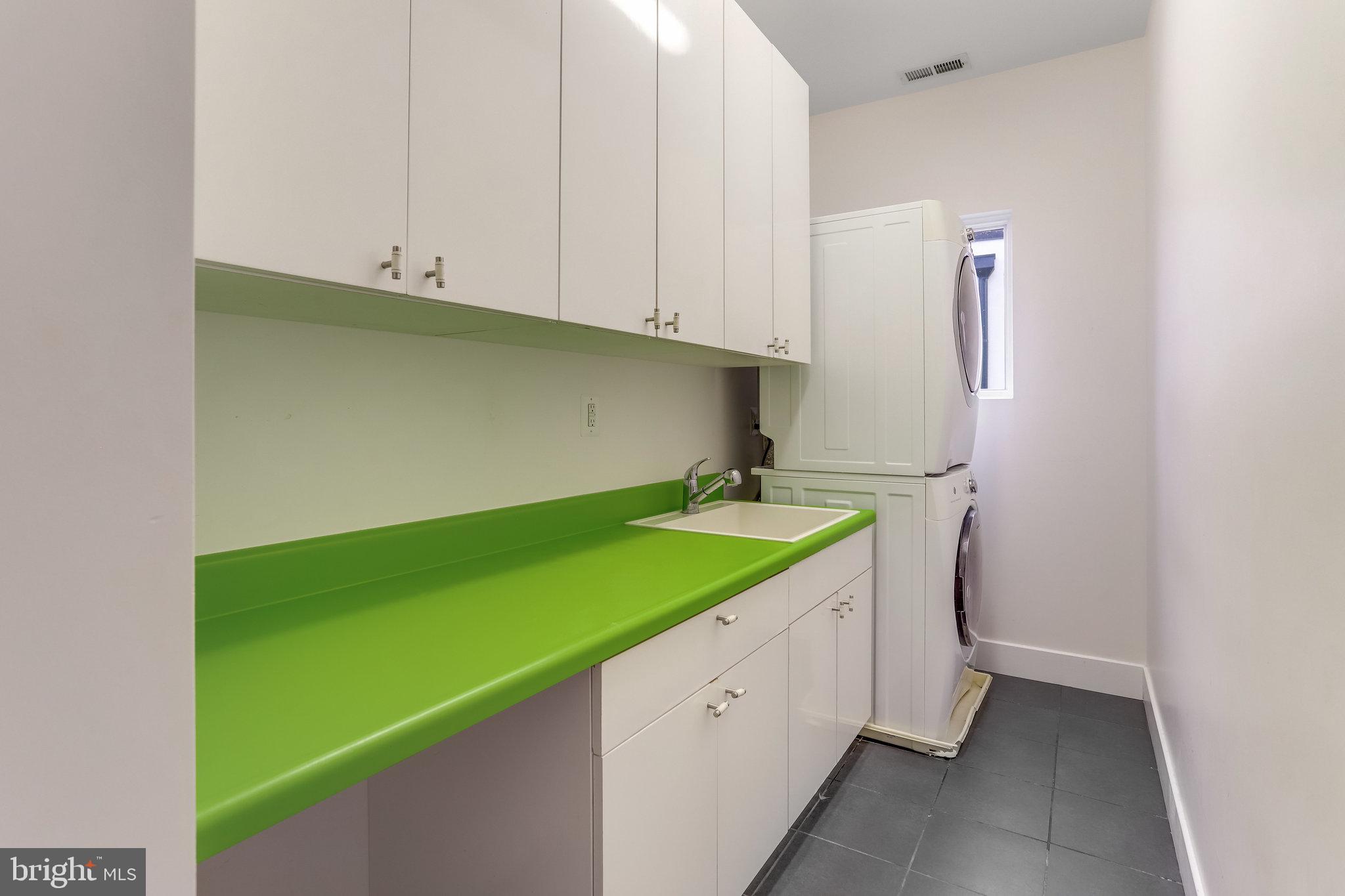 LYON VILLAGE - Residential