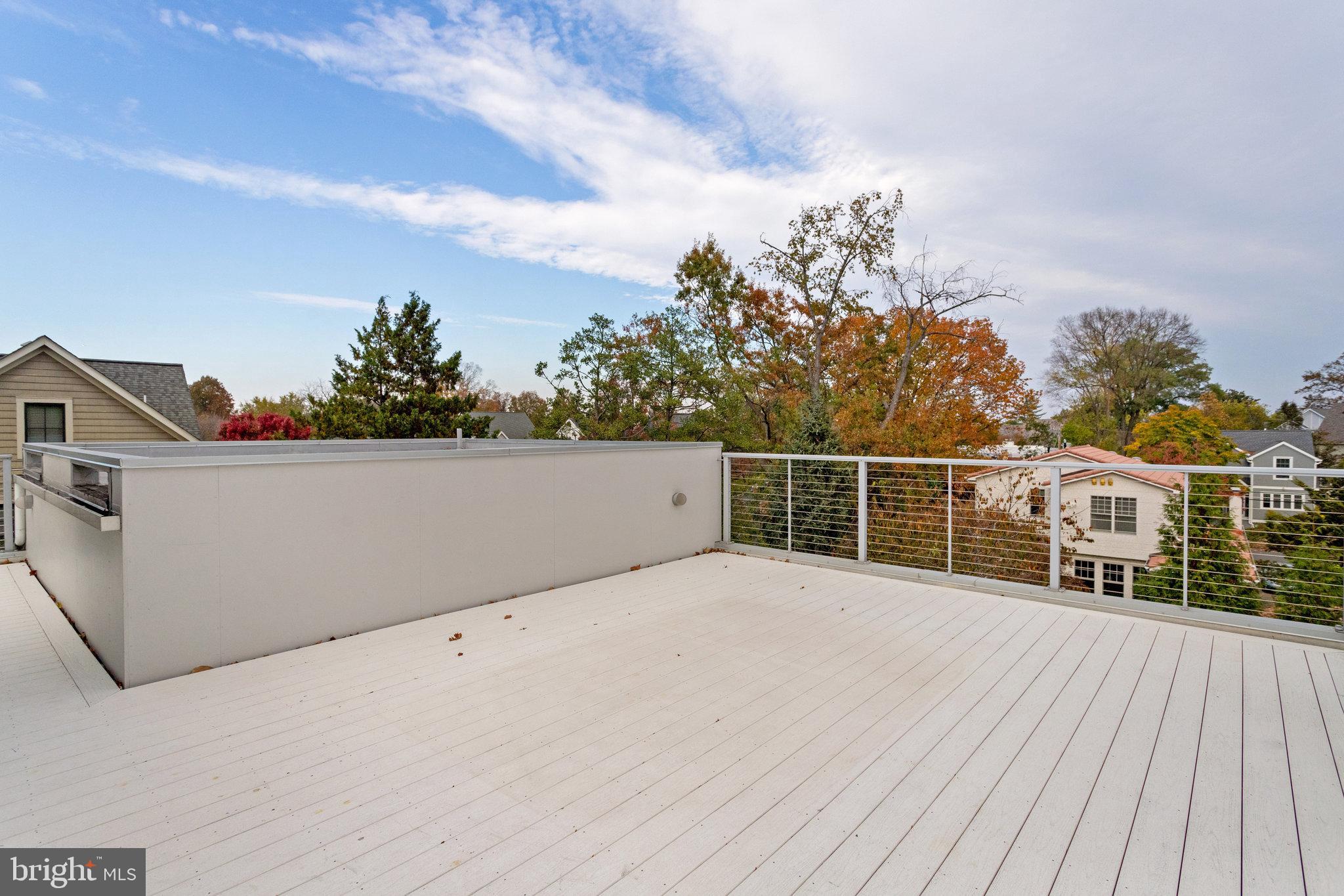 LYON VILLAGE - Residential