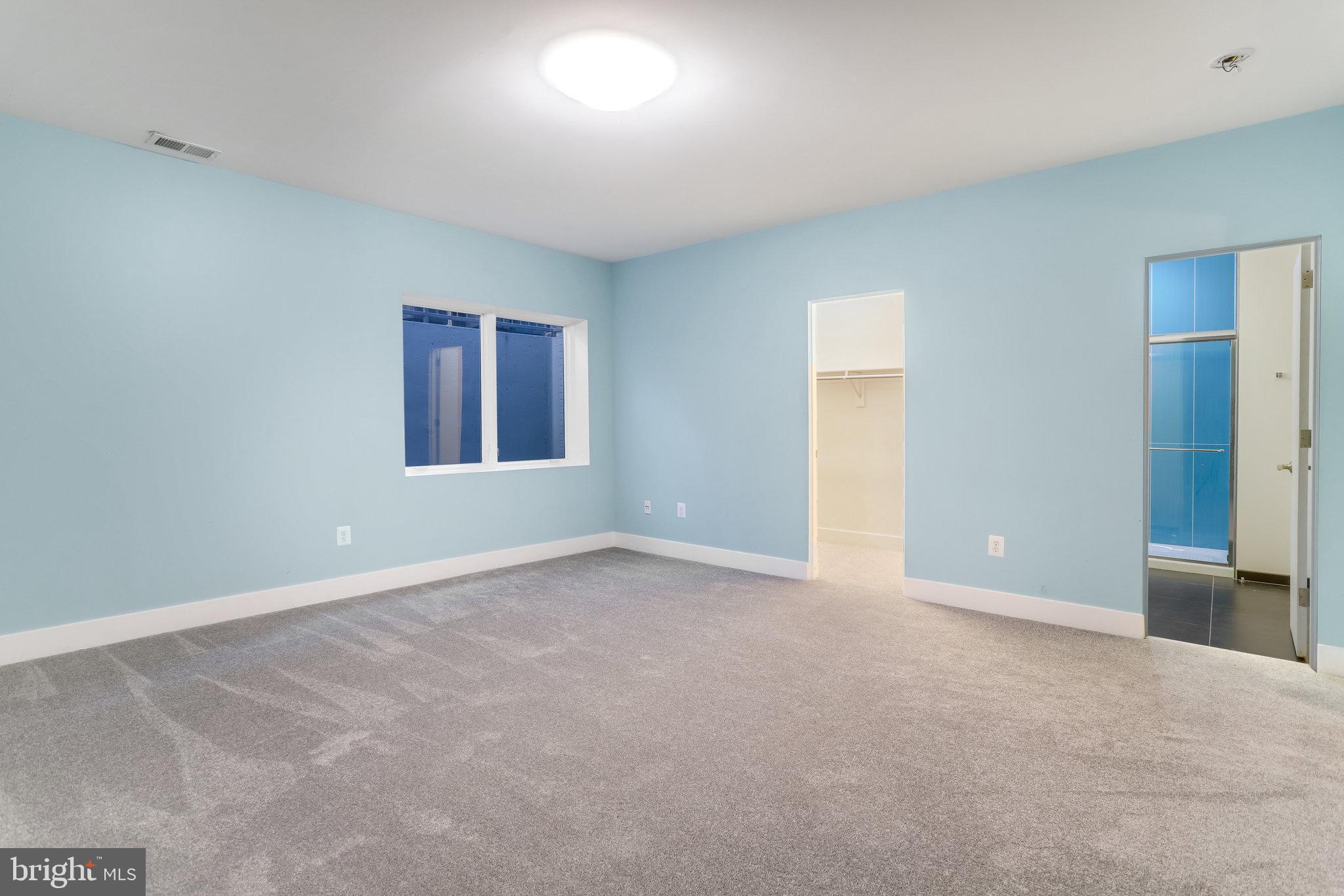 LYON VILLAGE - Residential