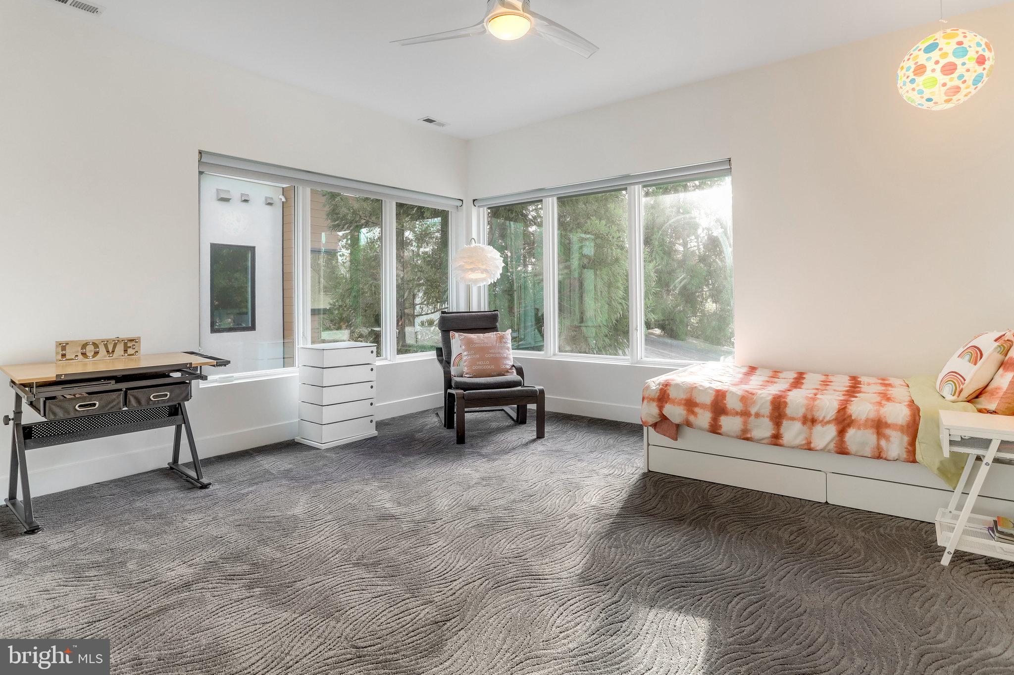 LYON VILLAGE - Residential