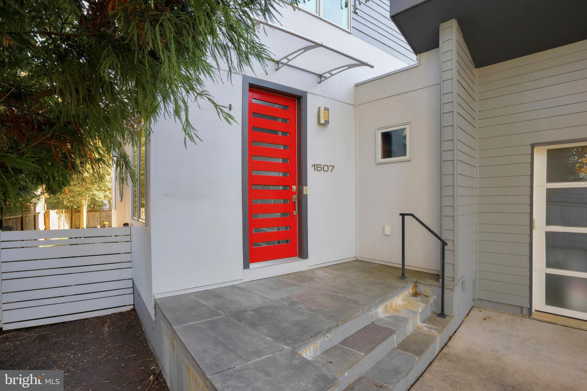 LYON VILLAGE - Residential