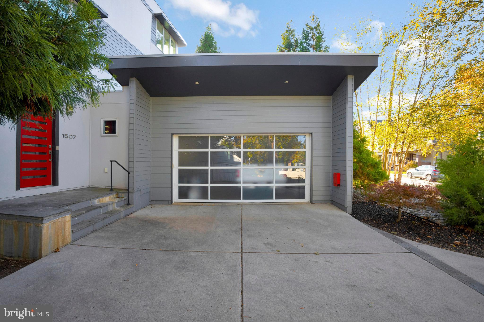 LYON VILLAGE - Residential