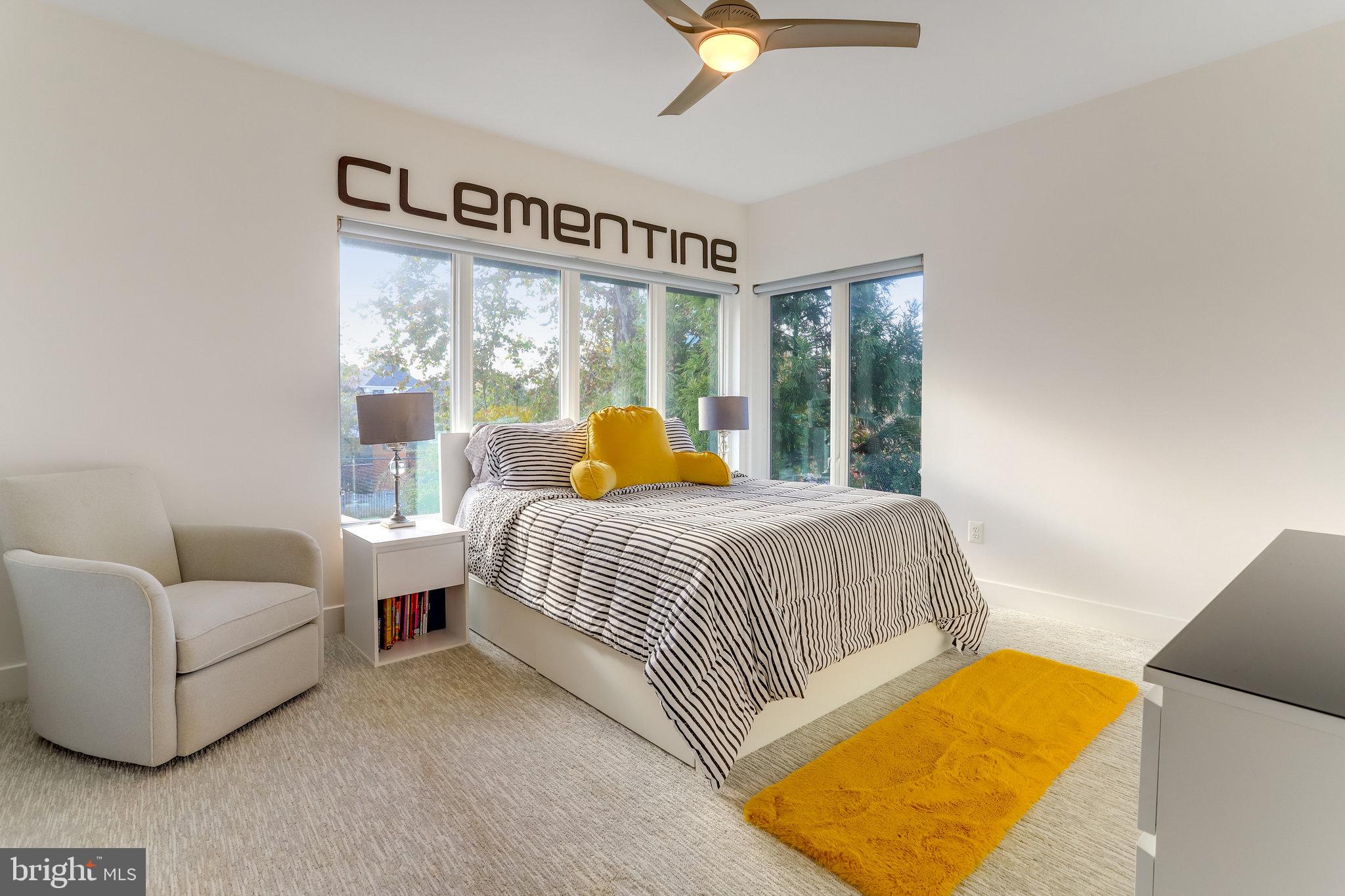 LYON VILLAGE - Residential