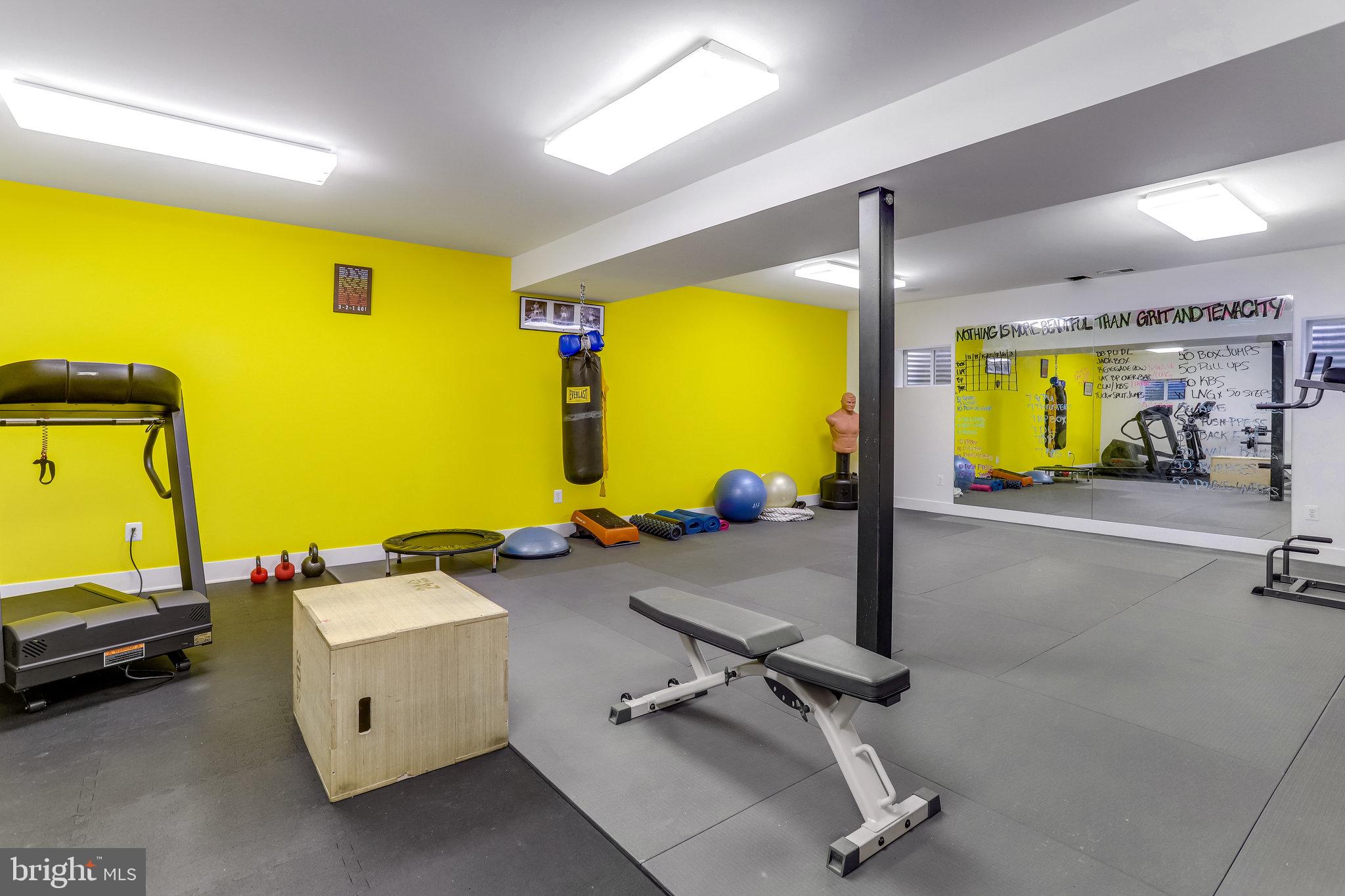 LYON VILLAGE - Residential