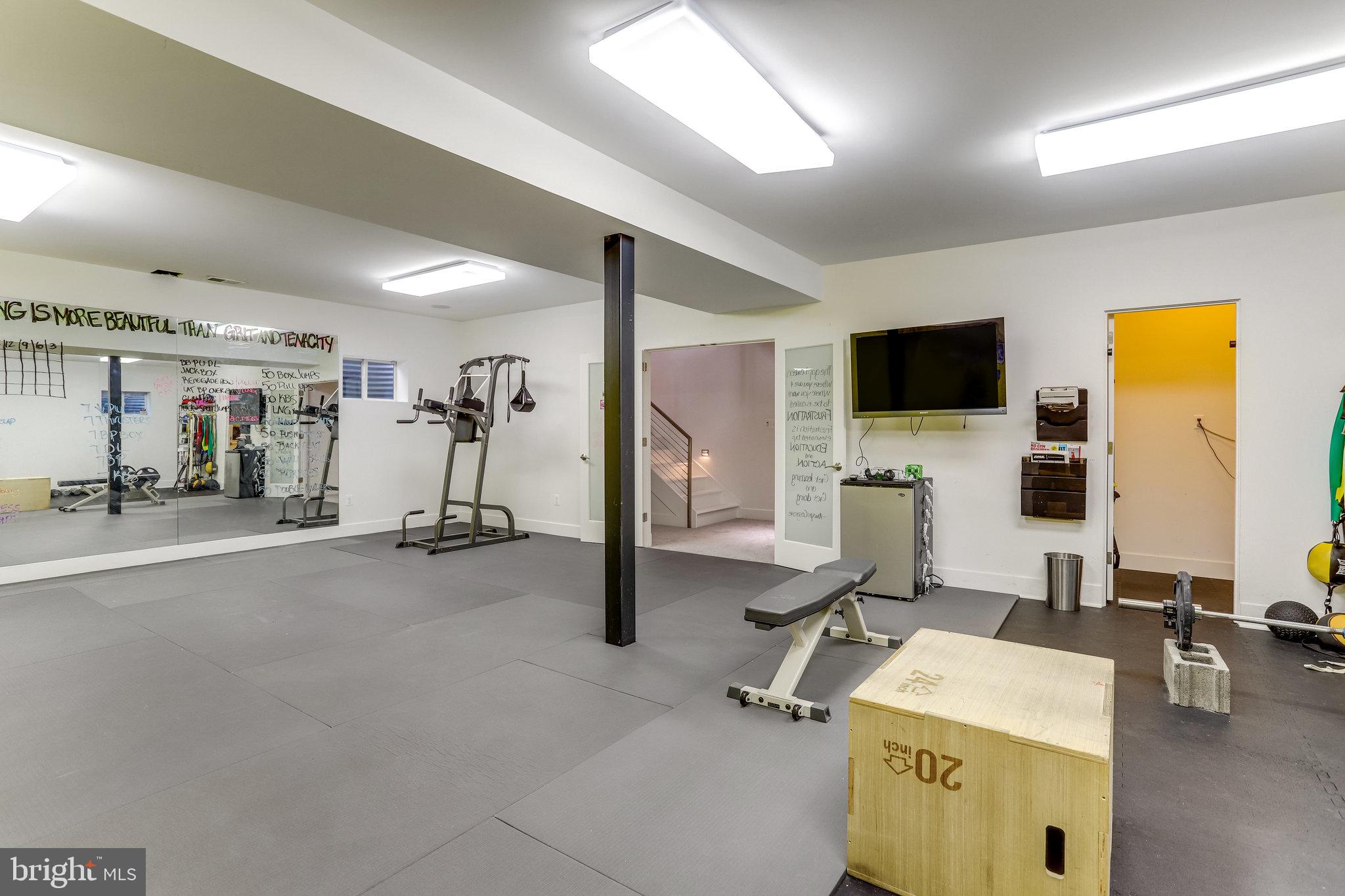 LYON VILLAGE - Residential