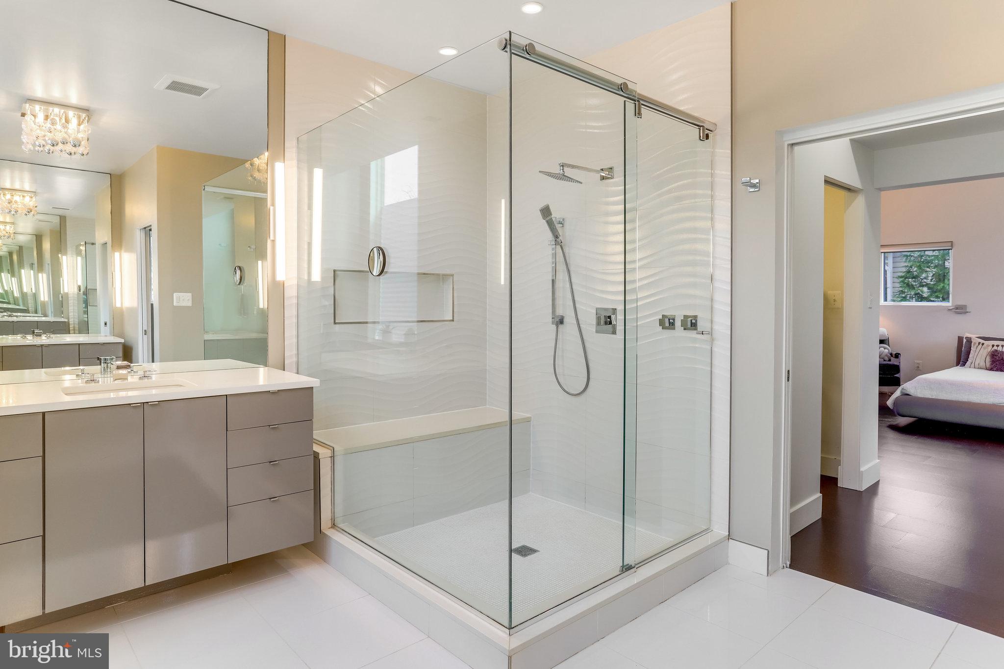 LYON VILLAGE - Residential