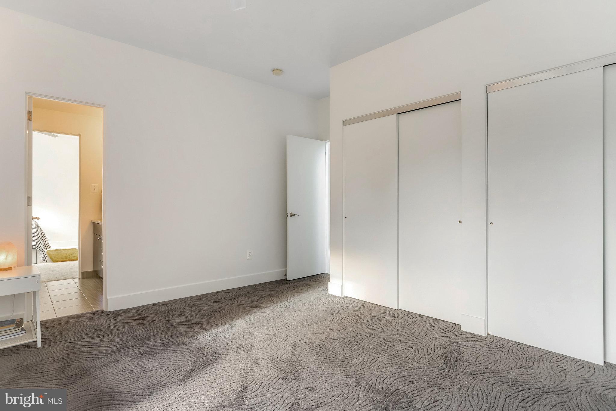 LYON VILLAGE - Residential