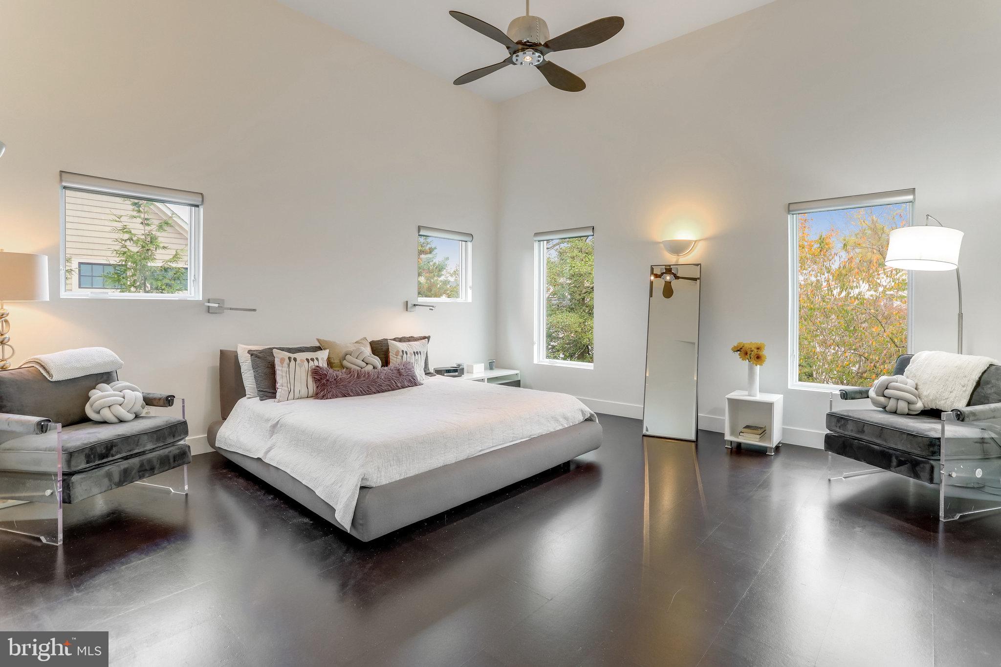 LYON VILLAGE - Residential