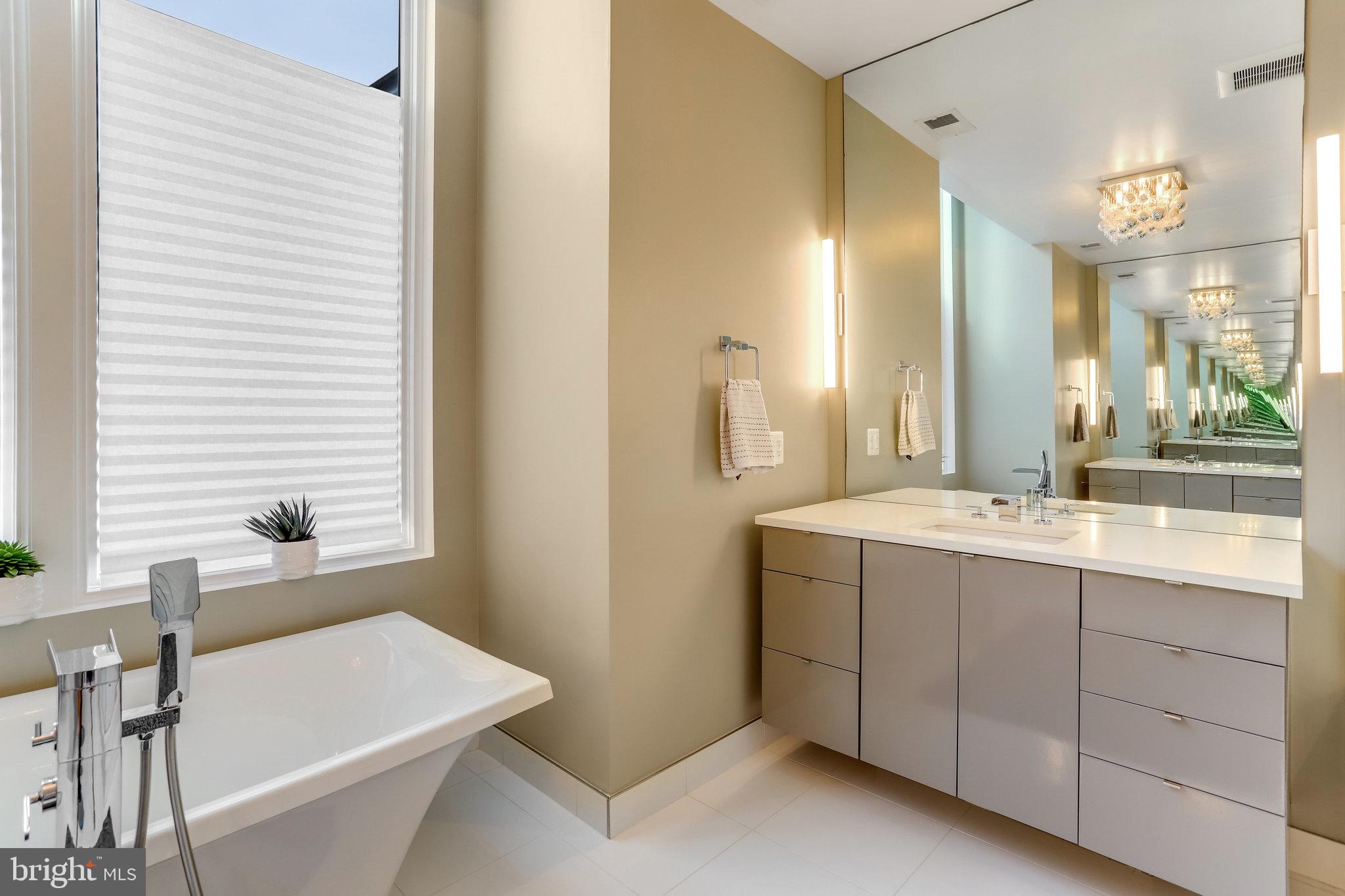 LYON VILLAGE - Residential