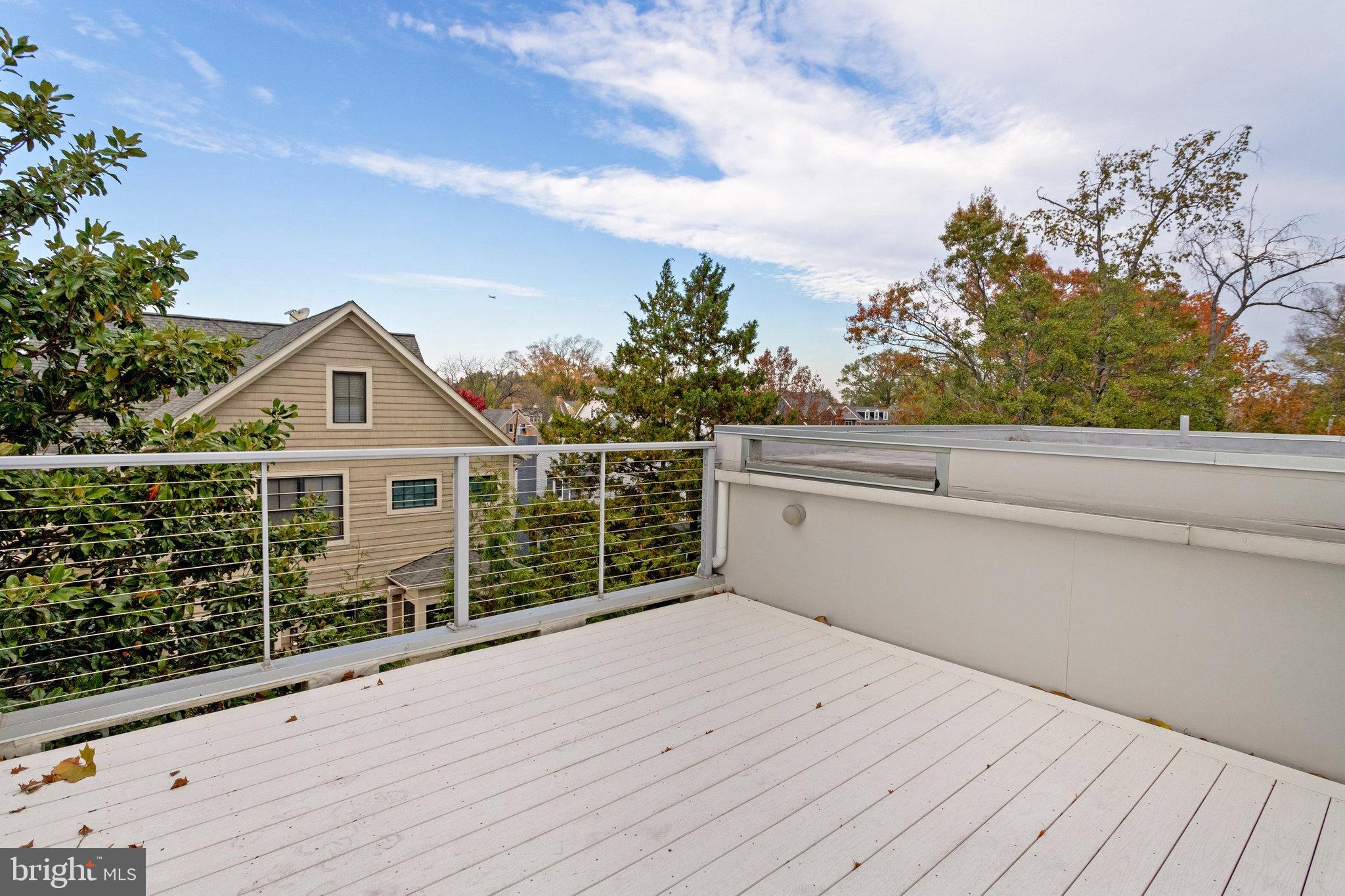 LYON VILLAGE - Residential