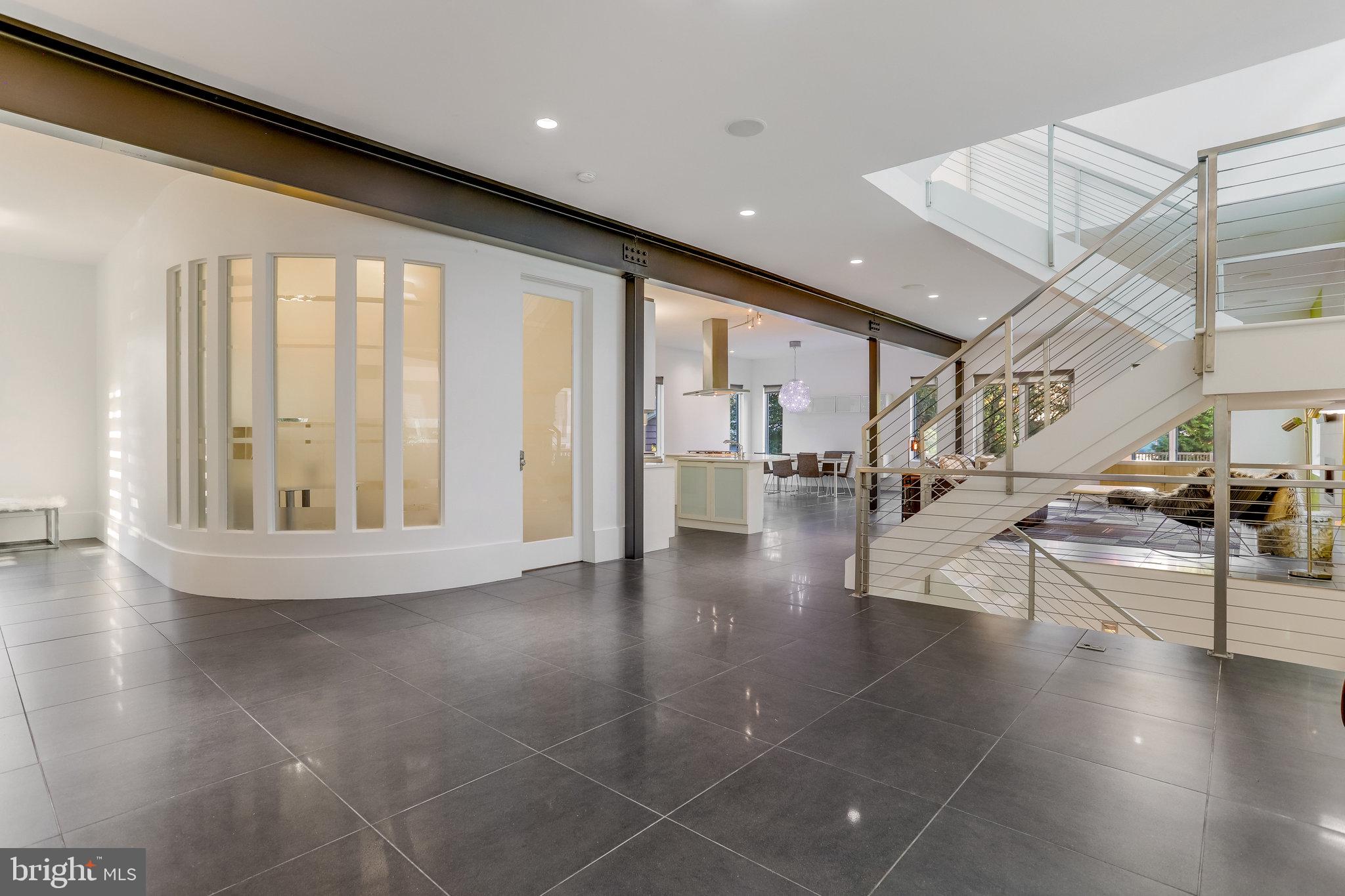 LYON VILLAGE - Residential