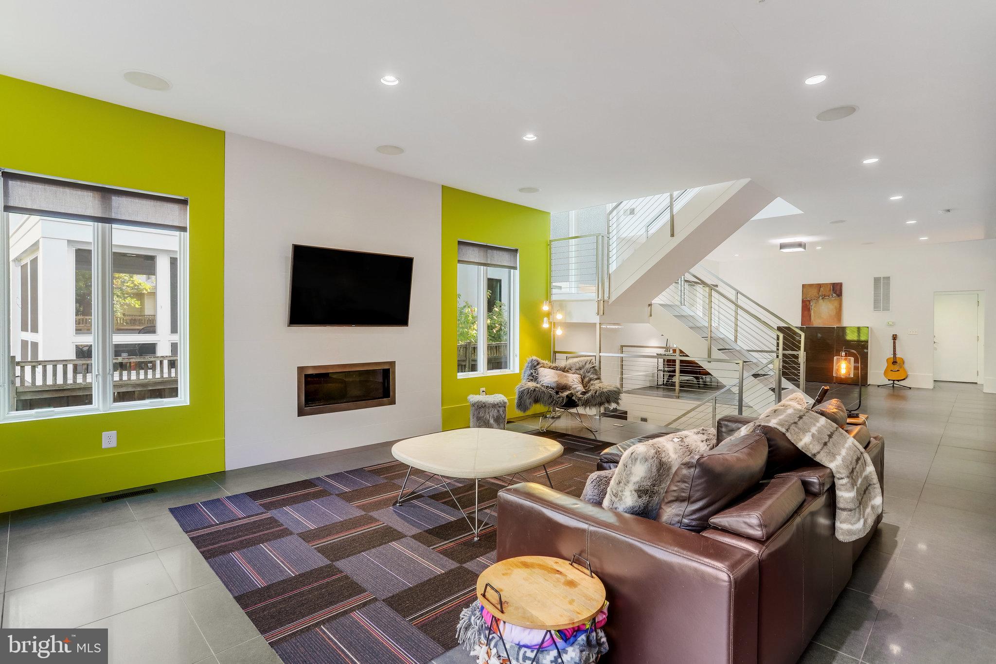 LYON VILLAGE - Residential