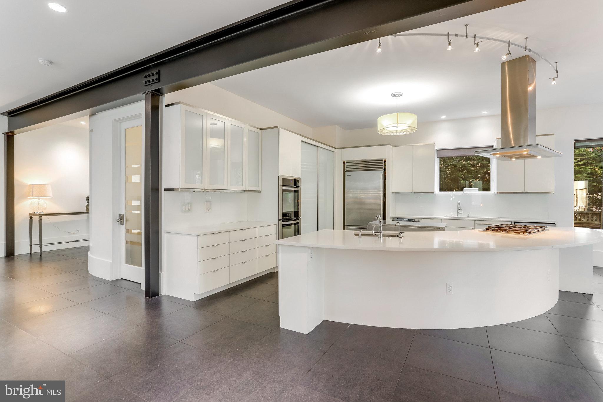 LYON VILLAGE - Residential