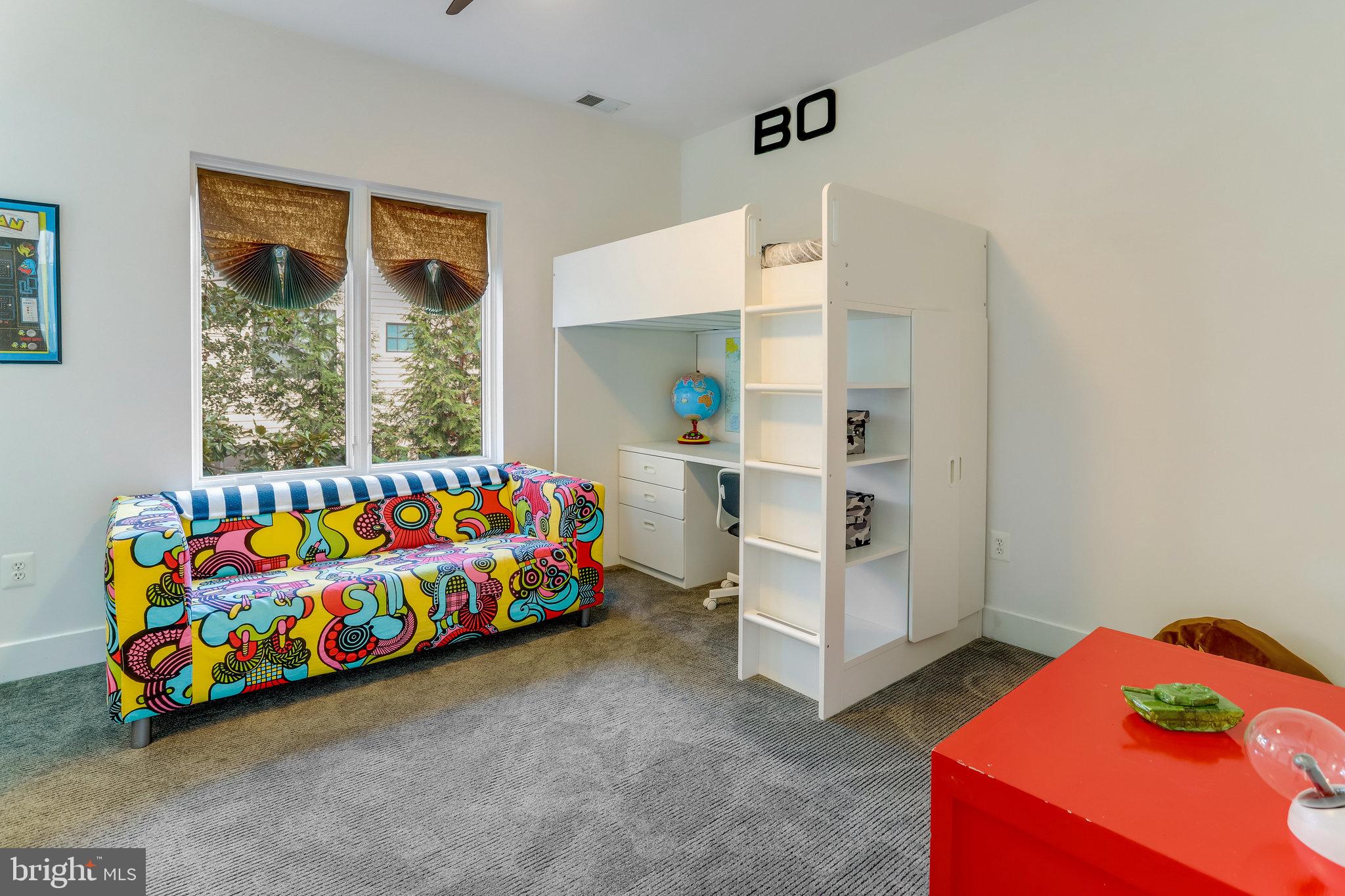 LYON VILLAGE - Residential