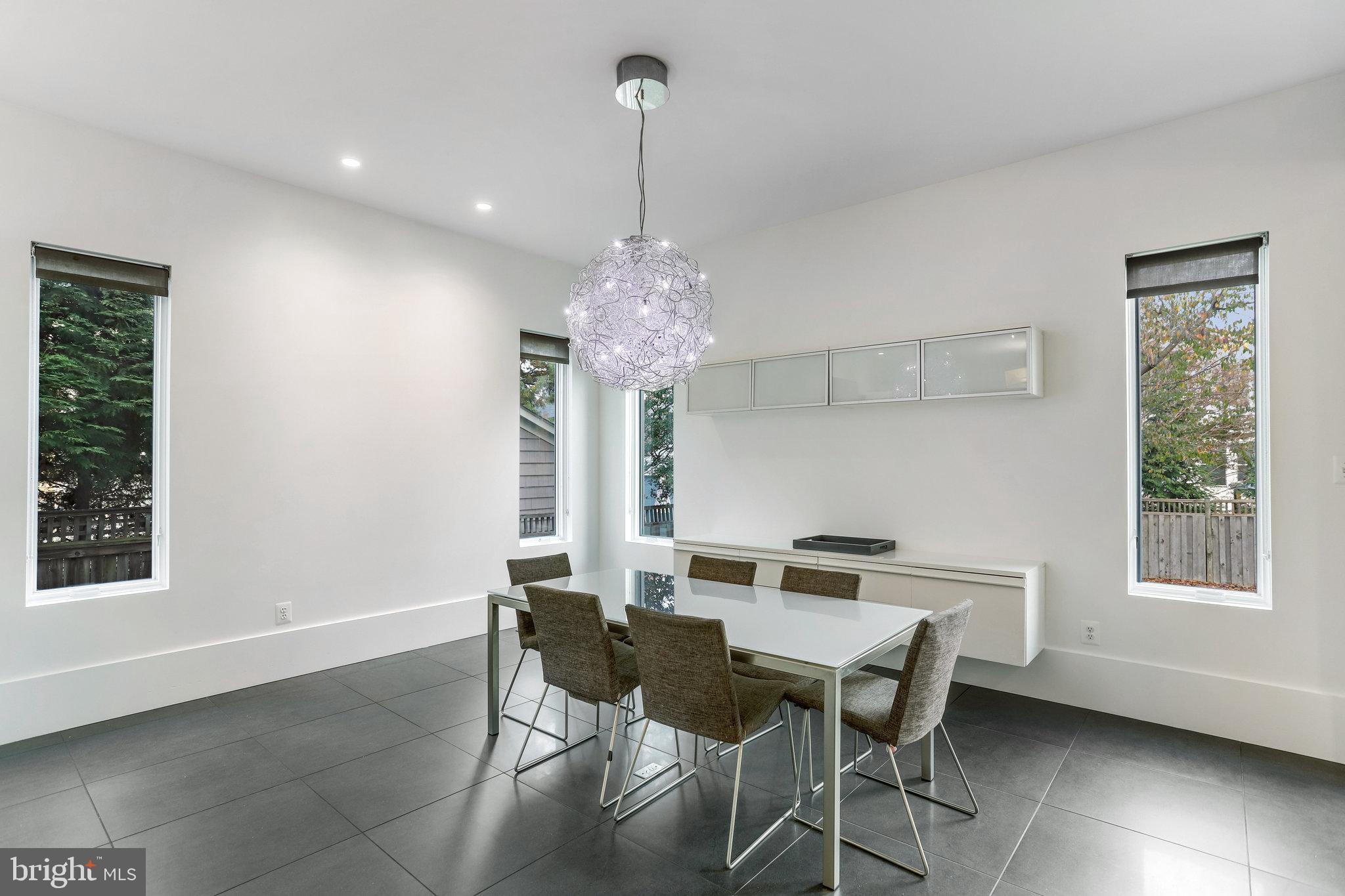 LYON VILLAGE - Residential