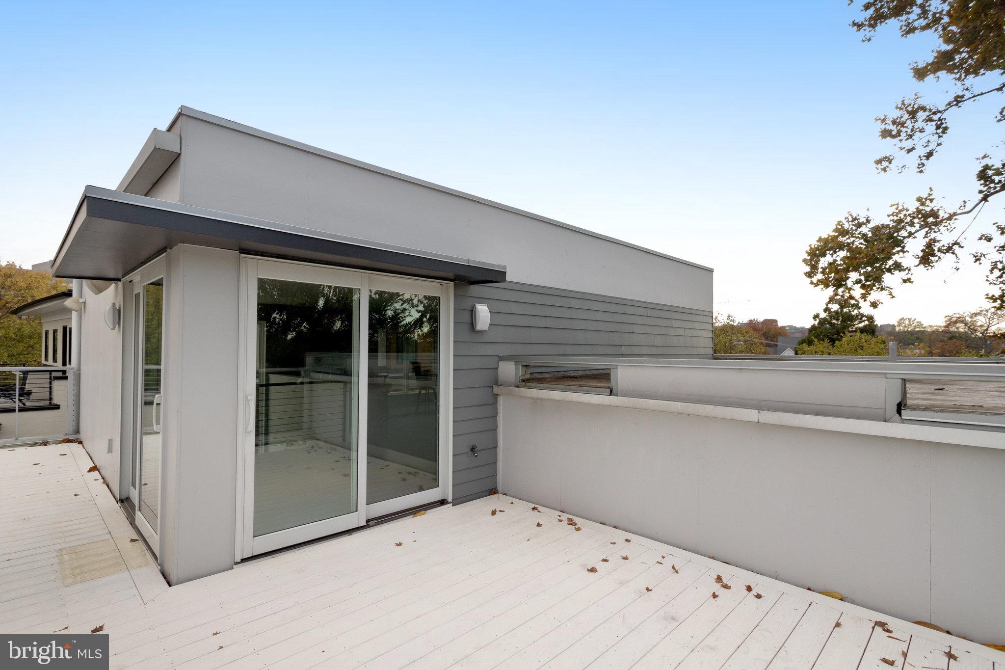 LYON VILLAGE - Residential