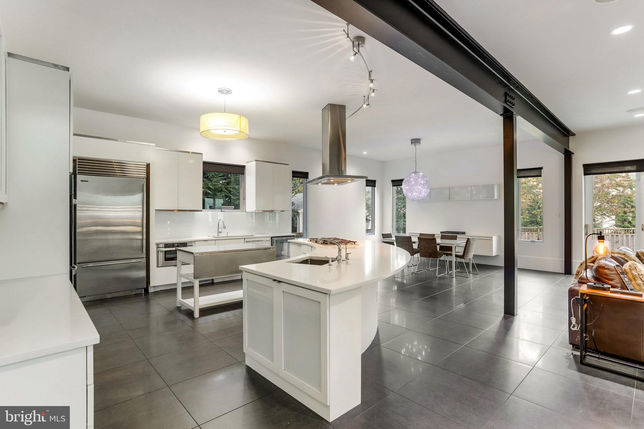 LYON VILLAGE - Residential