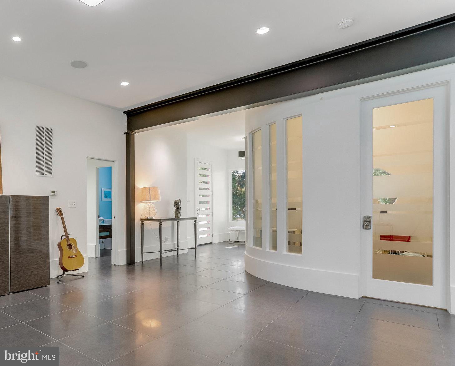 LYON VILLAGE - Residential