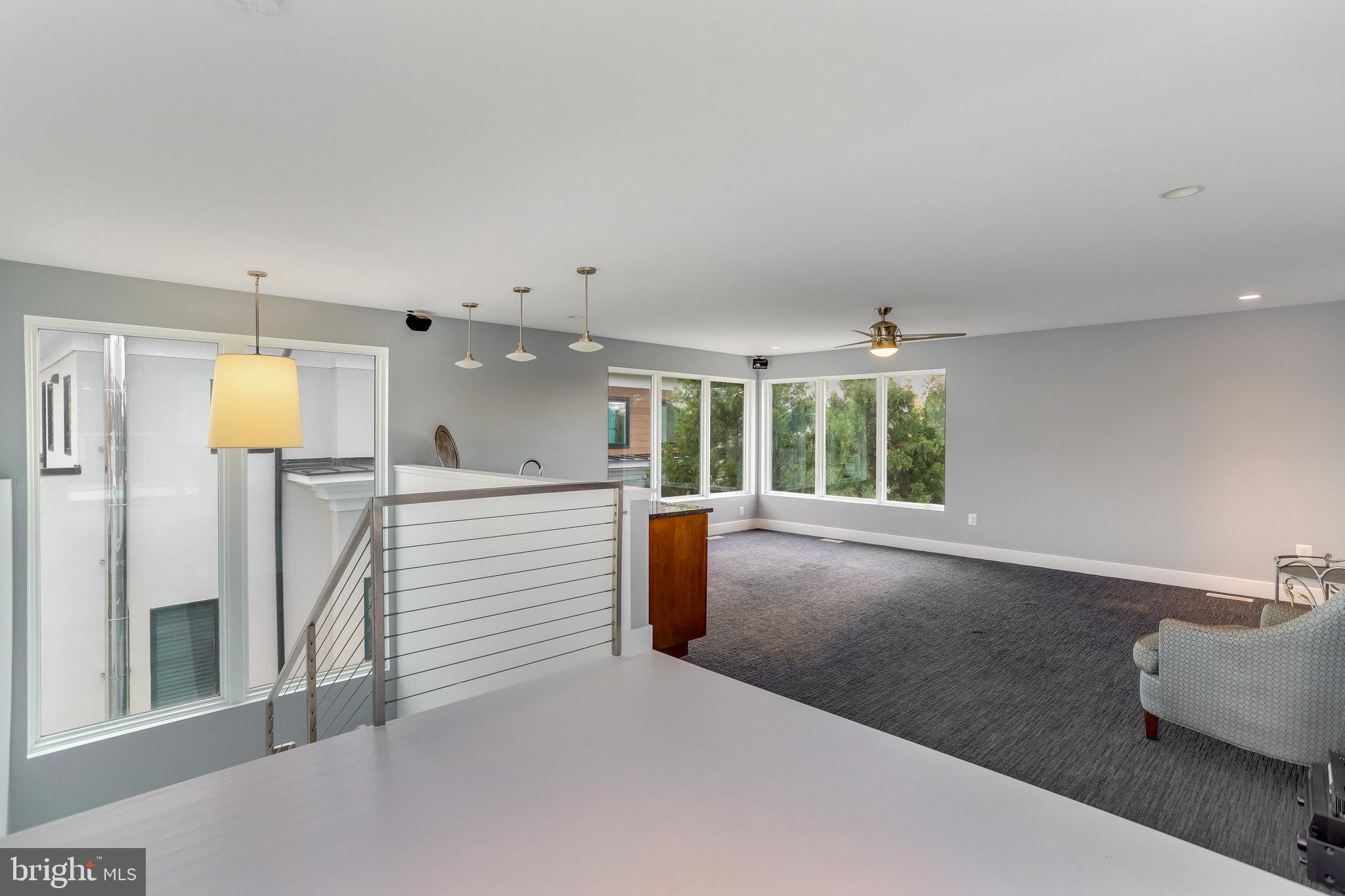 LYON VILLAGE - Residential