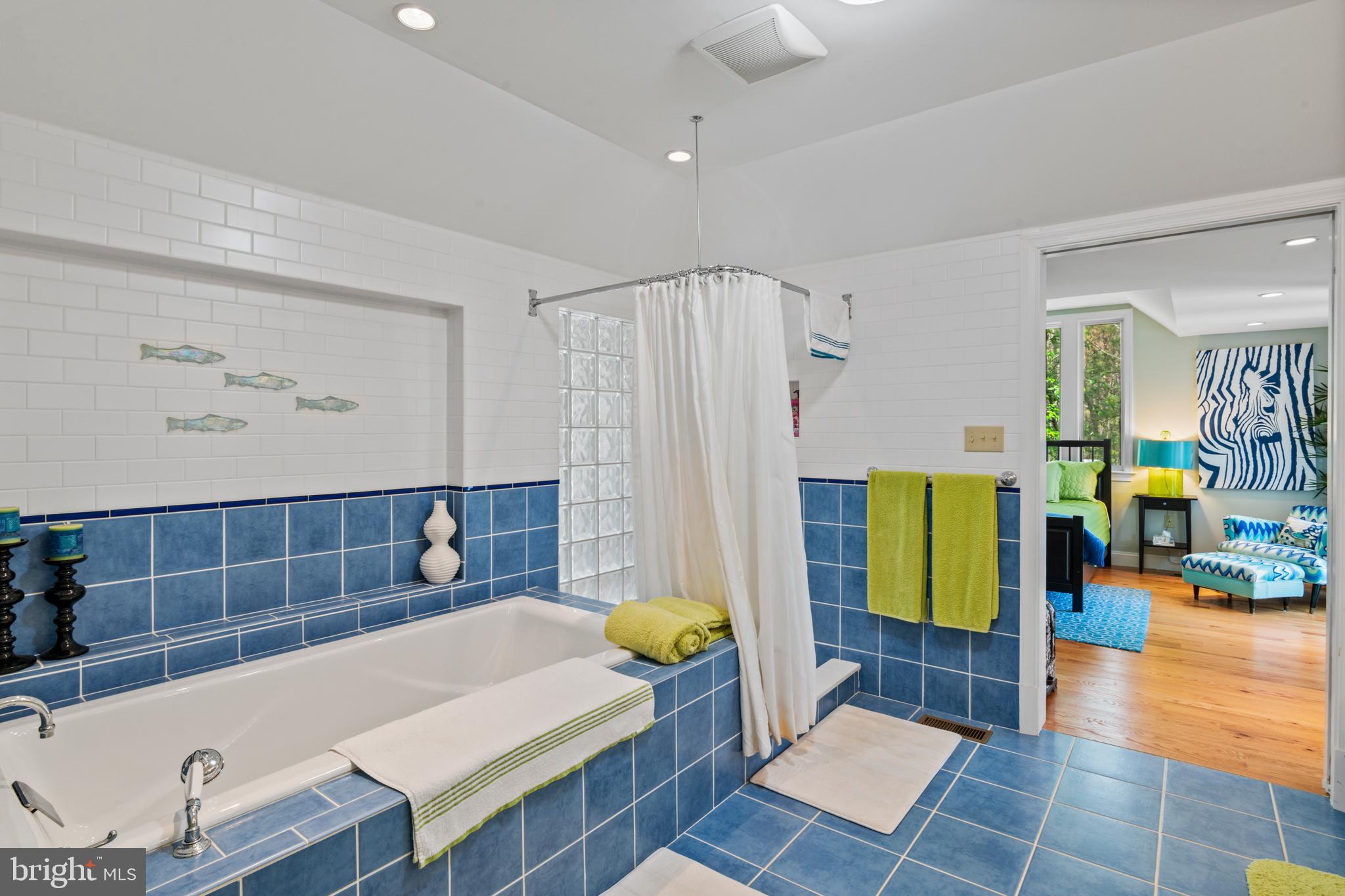 RAGGED POINT - Residential