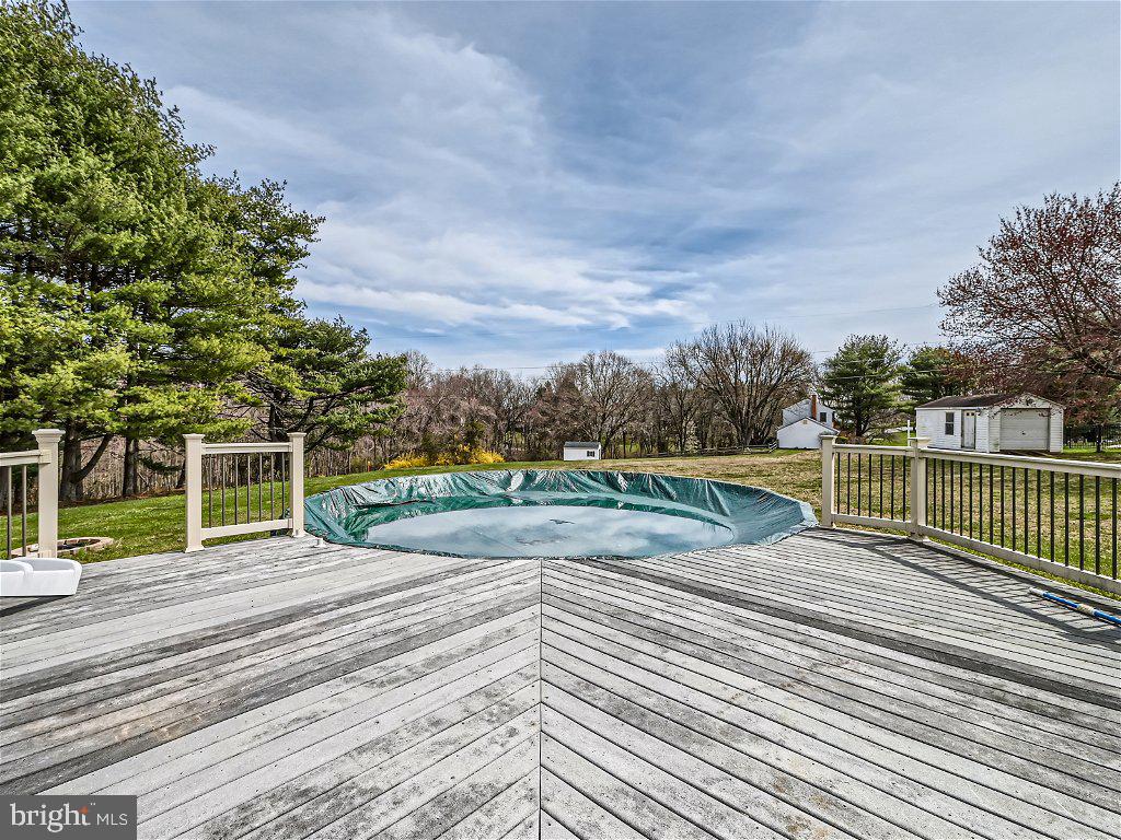 LINTON SPRINGS - Residential