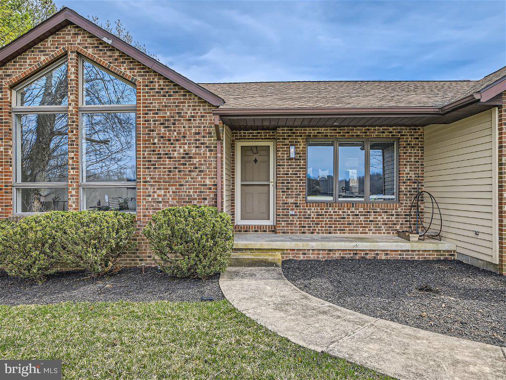 LINTON SPRINGS - Residential