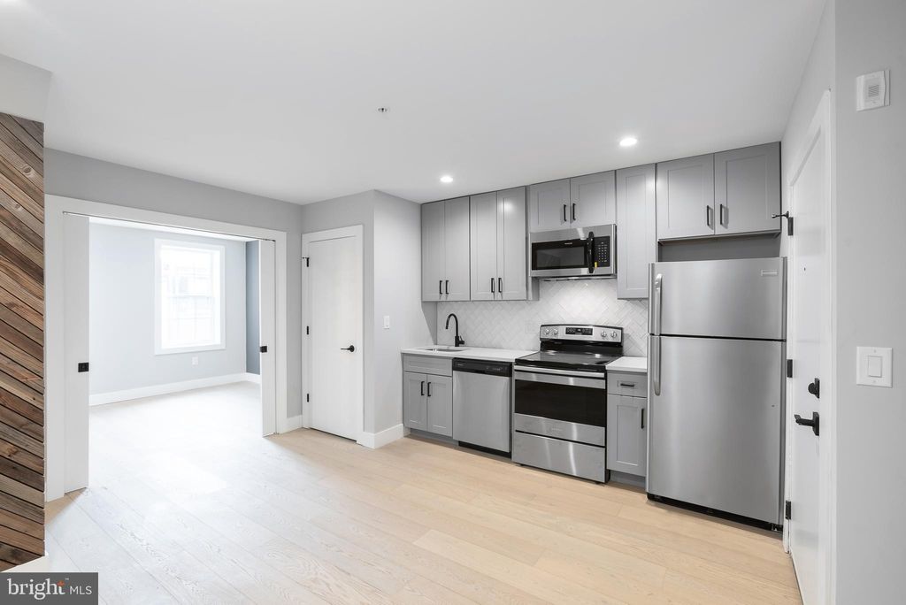 Photo of 1707 Rittenhouse Square #3F, PHILADELPHIA, PA 19103 (MLS # PAPH2515920)