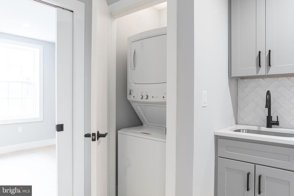 Photo of 1707 Rittenhouse Square #3F, PHILADELPHIA, PA 19103 (MLS # PAPH2515920)