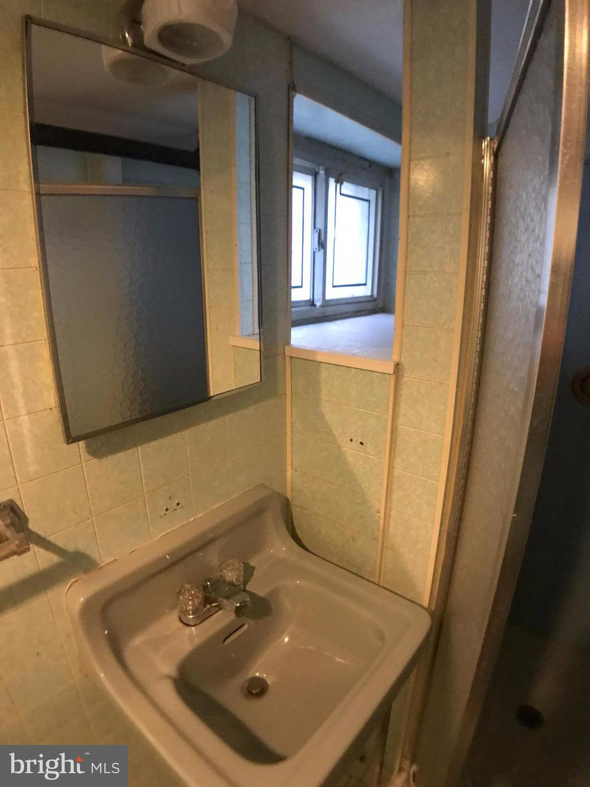 CHARLES VILLAGE - Residential Lease