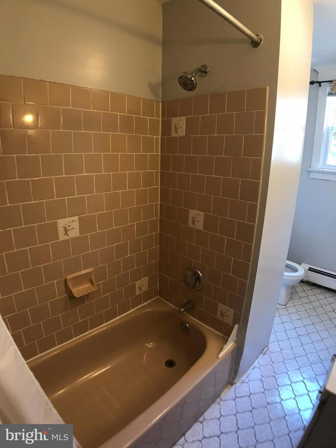 CHARLES VILLAGE - Residential Lease