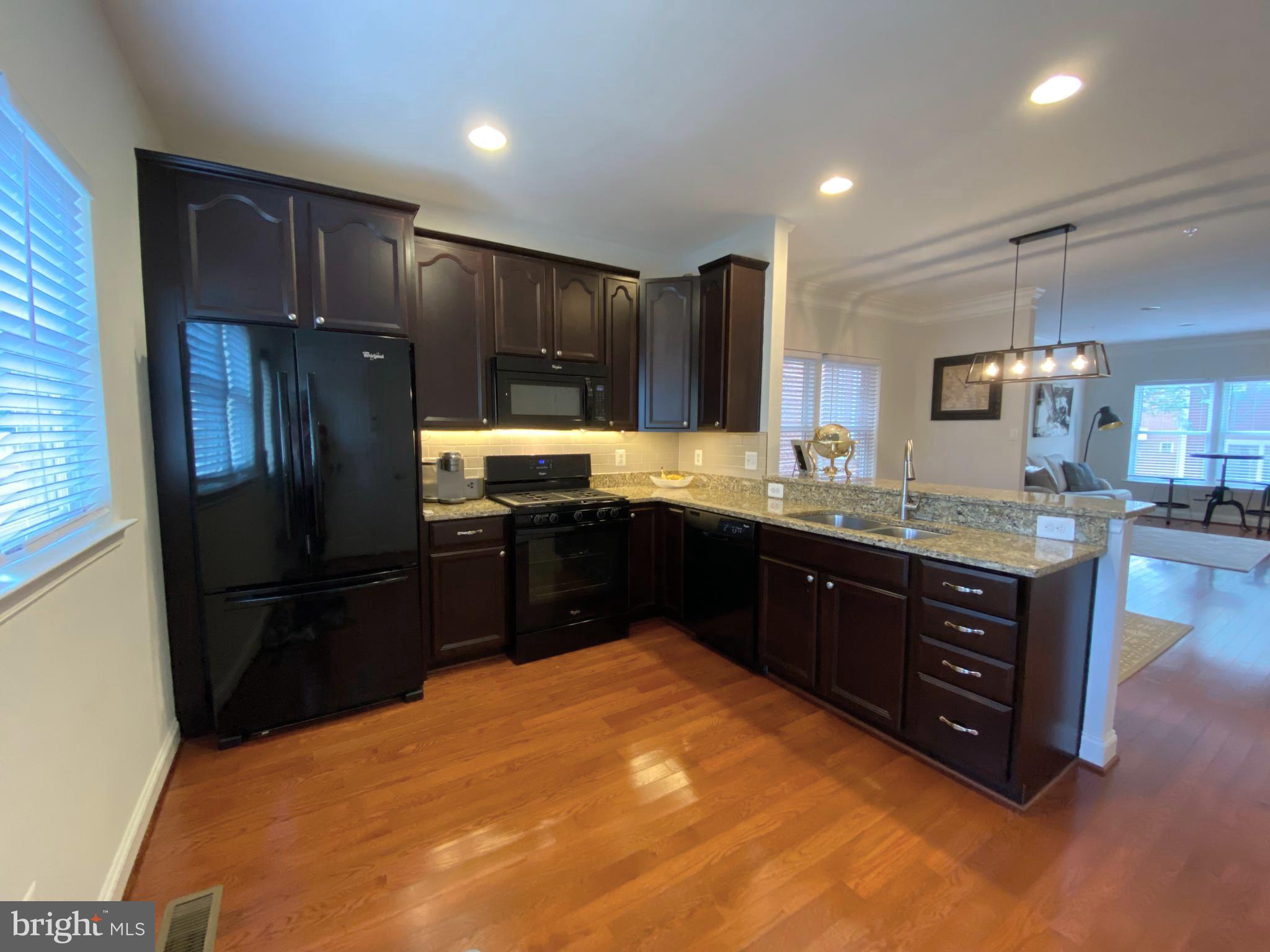 NORTH POINTE - Residential Lease