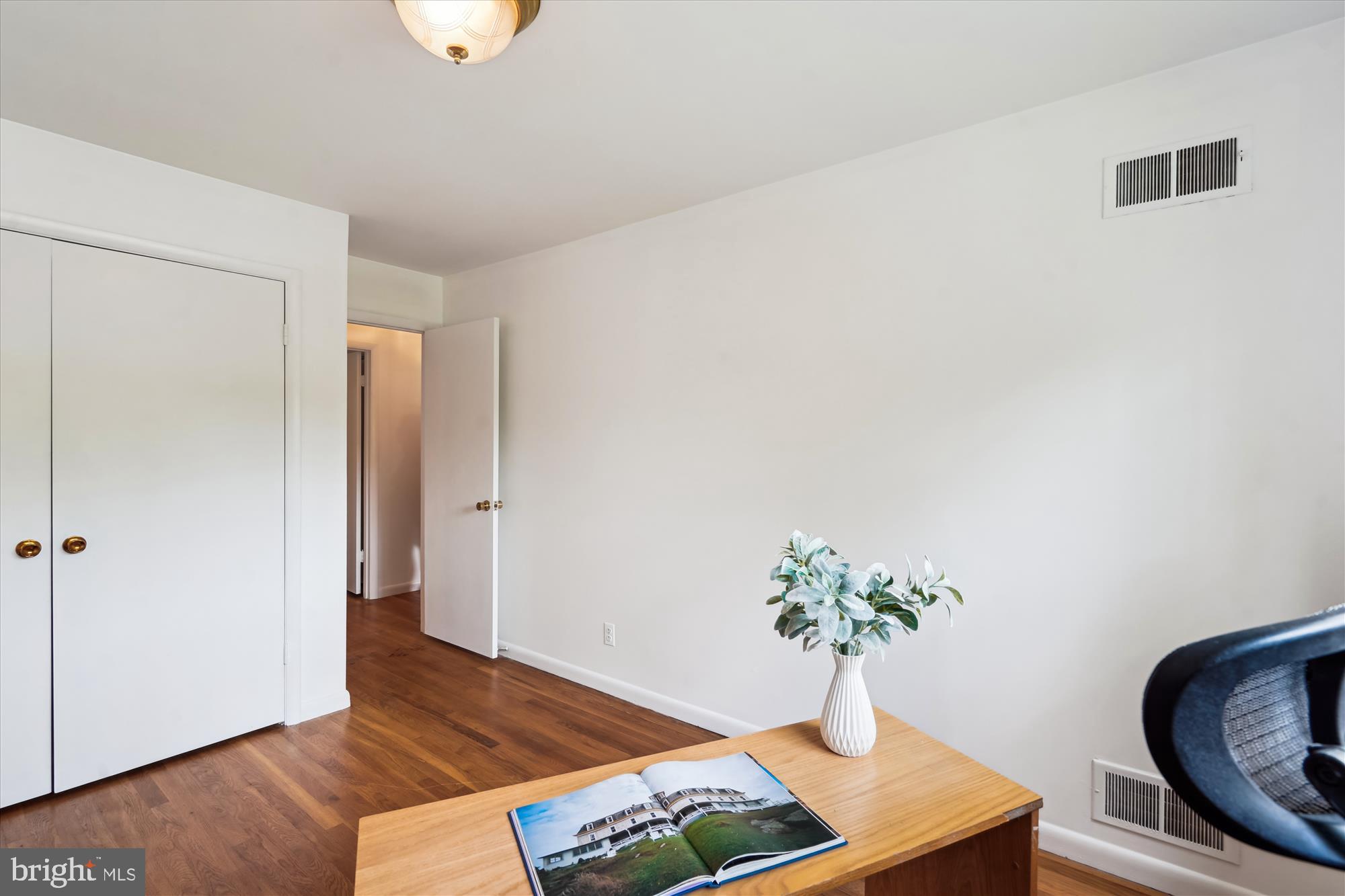 LUXMANOR - Residential