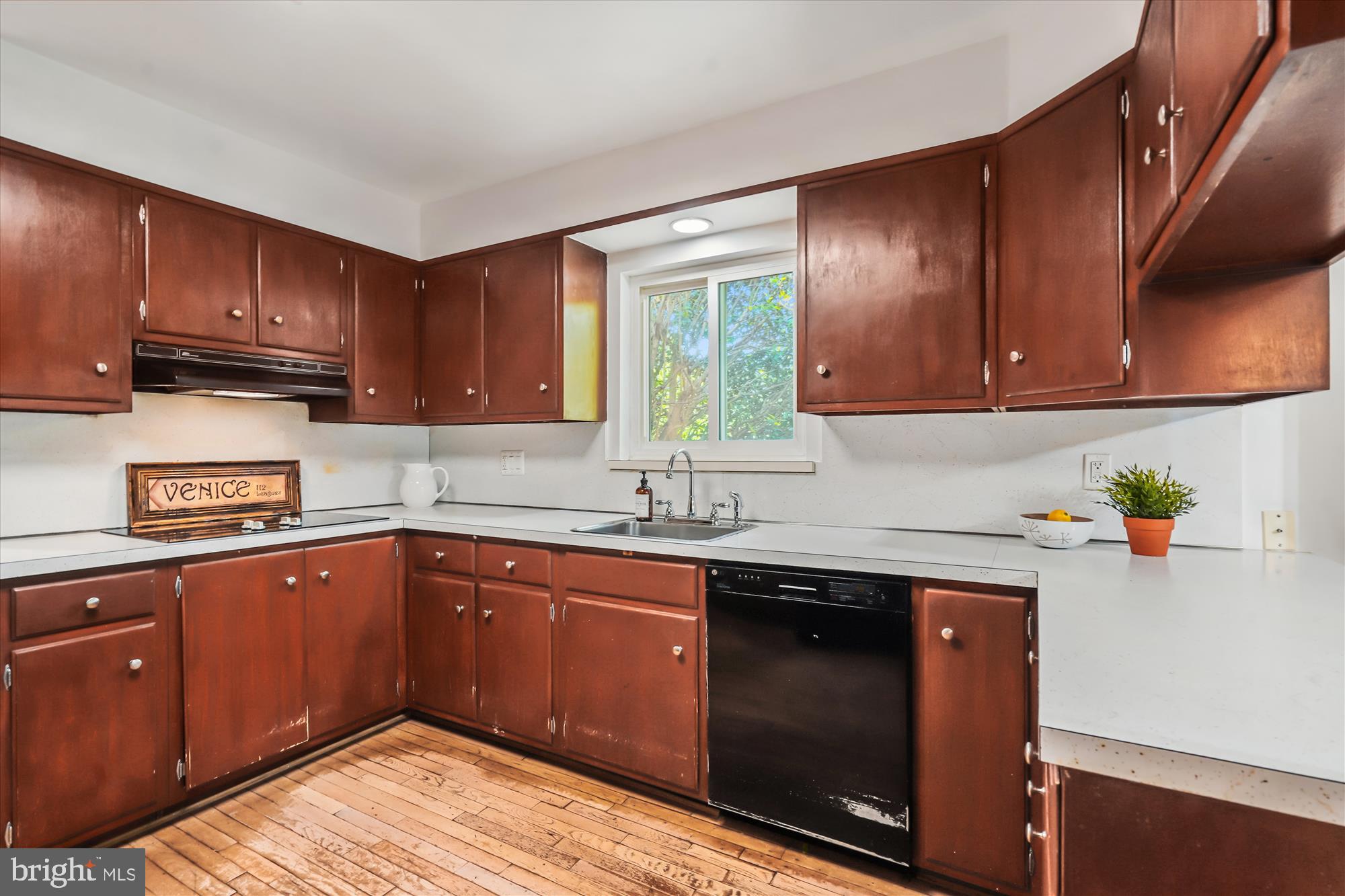 LUXMANOR - Residential