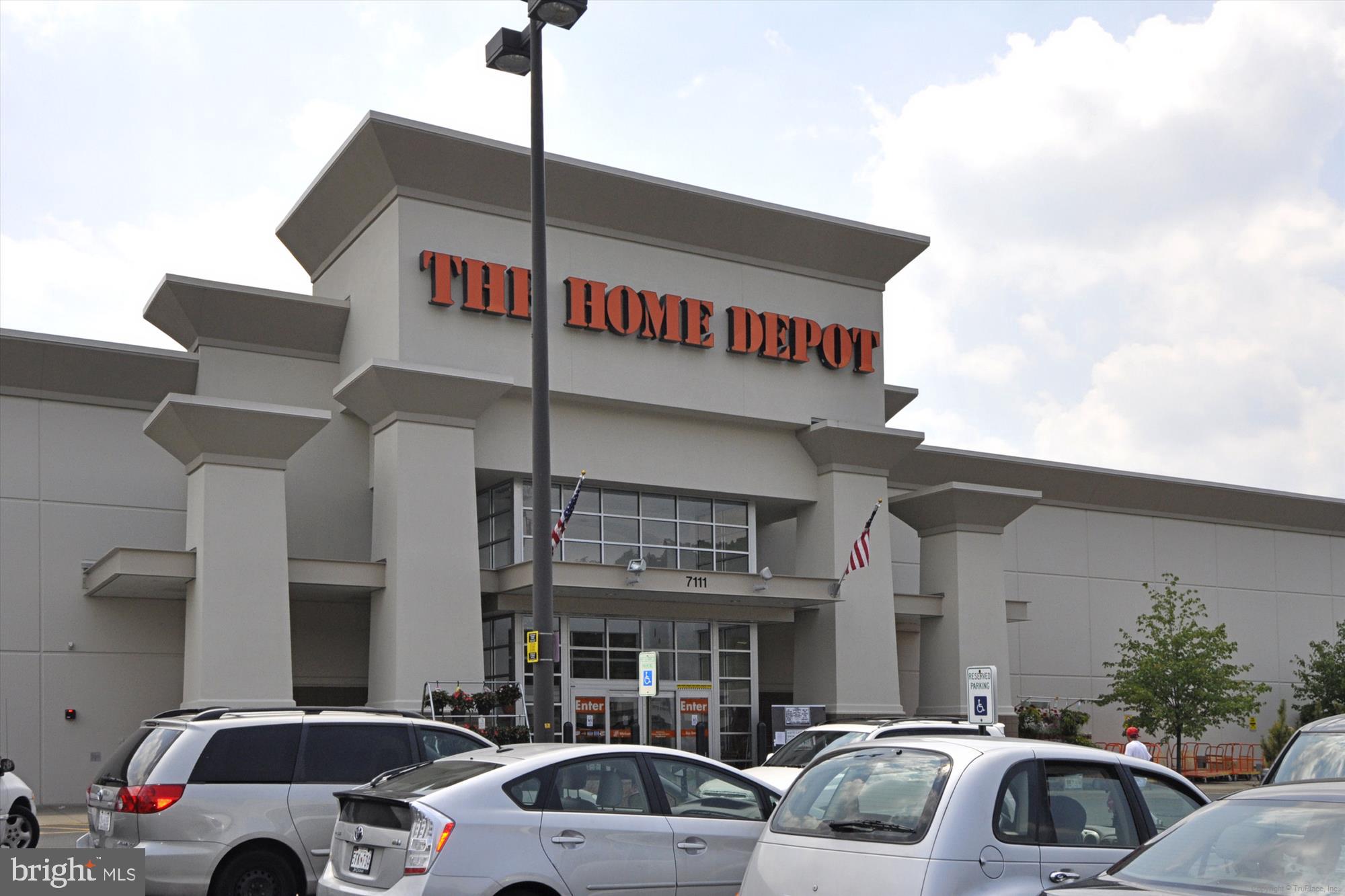 LUXMANOR - Residential