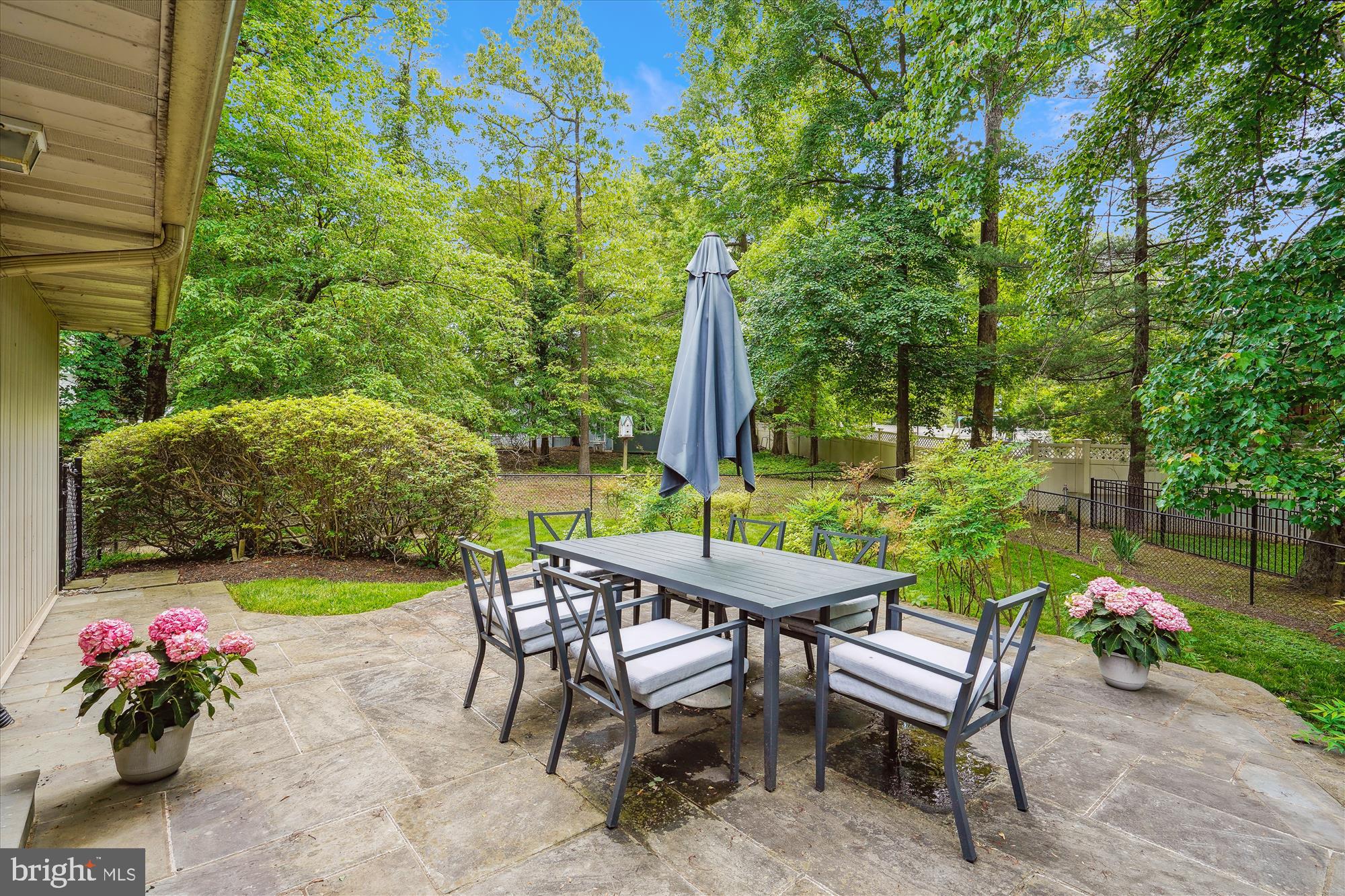 LUXMANOR - Residential