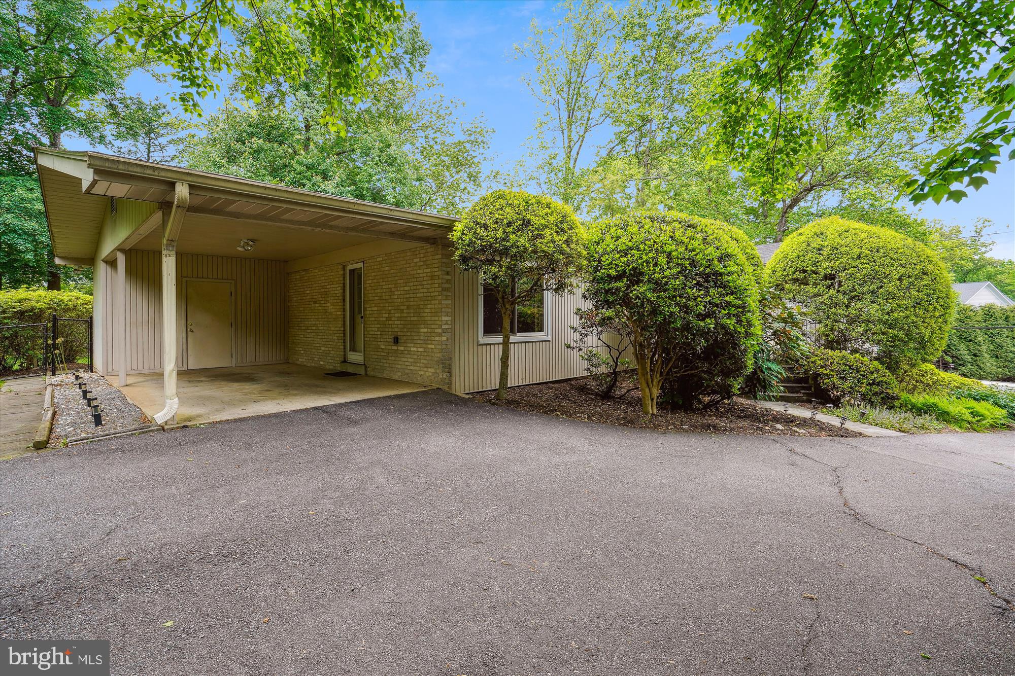 LUXMANOR - Residential