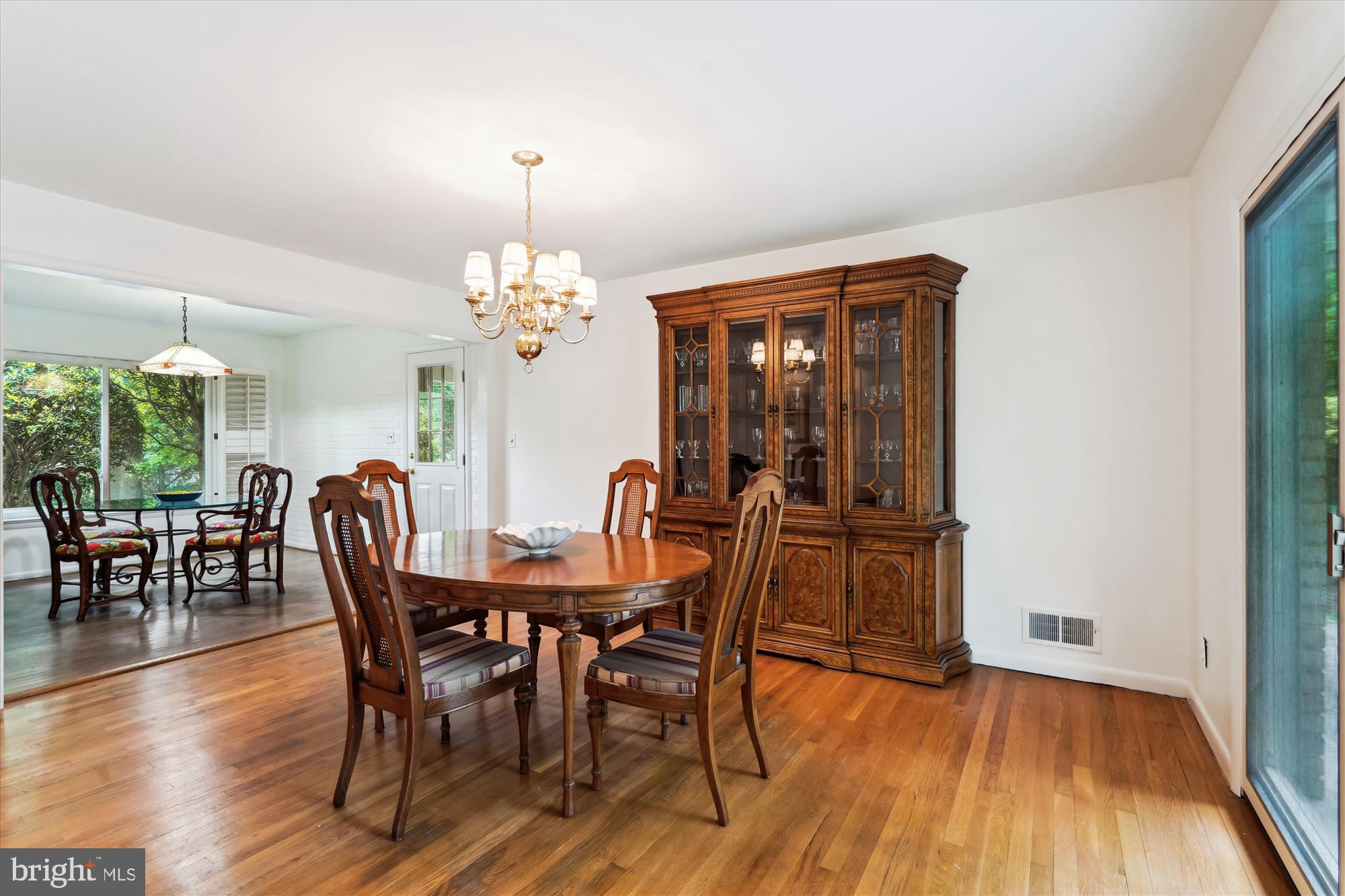 LUXMANOR - Residential