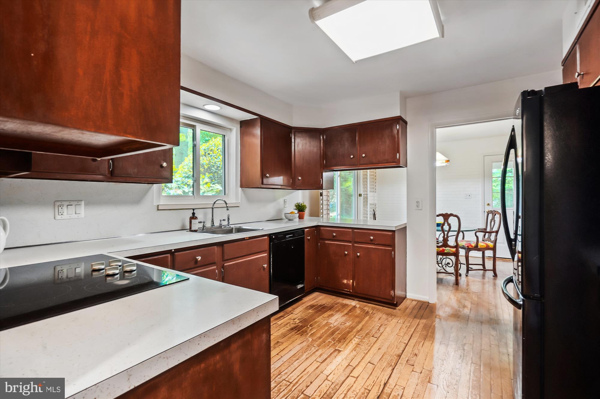 LUXMANOR - Residential